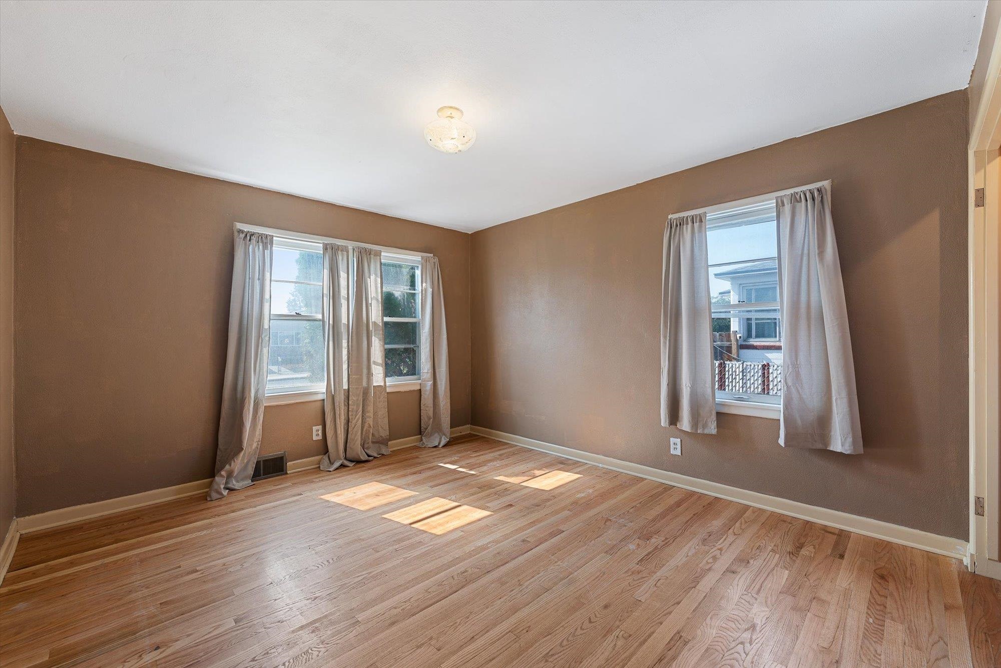 227 E Crown Ave - Photo 12
