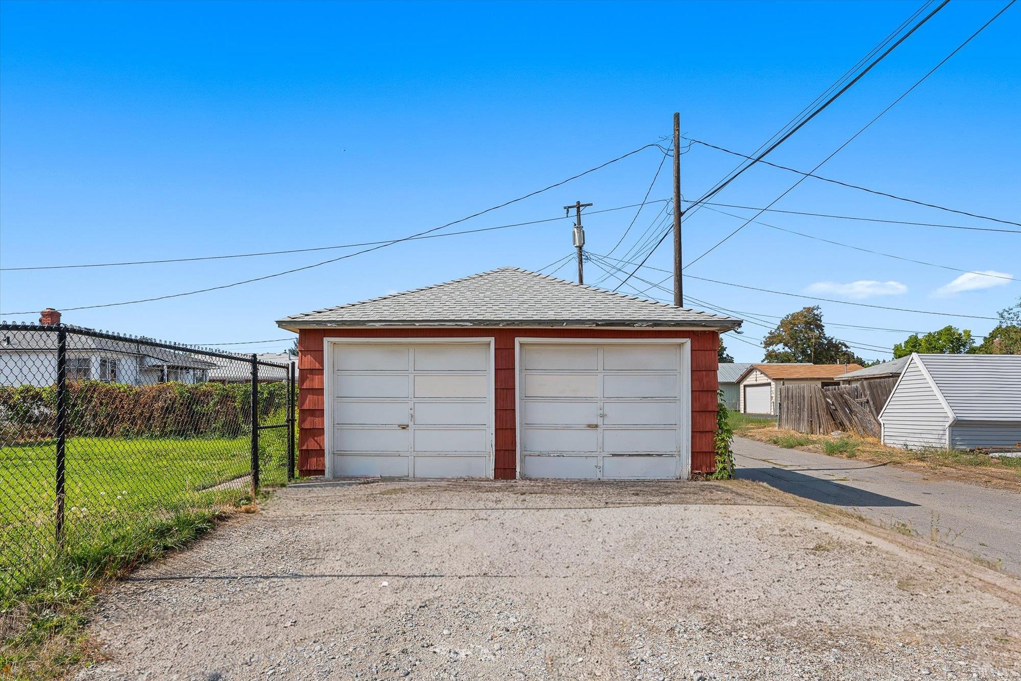 227 E Crown Ave - Photo 24