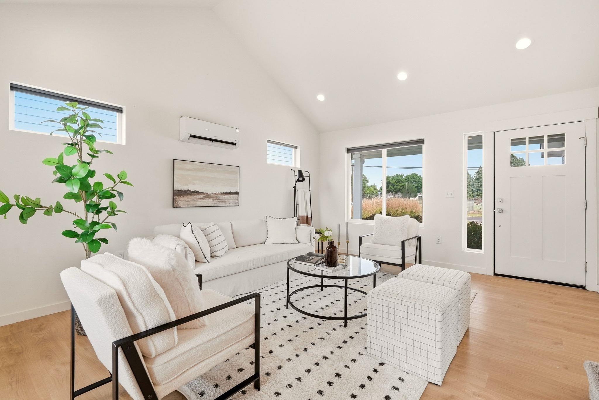 502 S LEFEVRE St - Photo 2