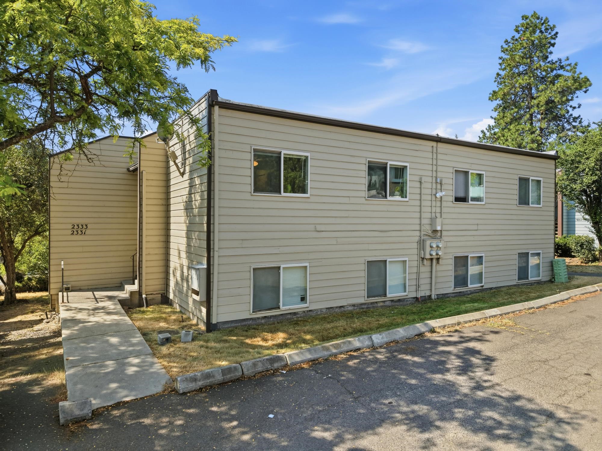 2327 E 29th Ave - Photo 9