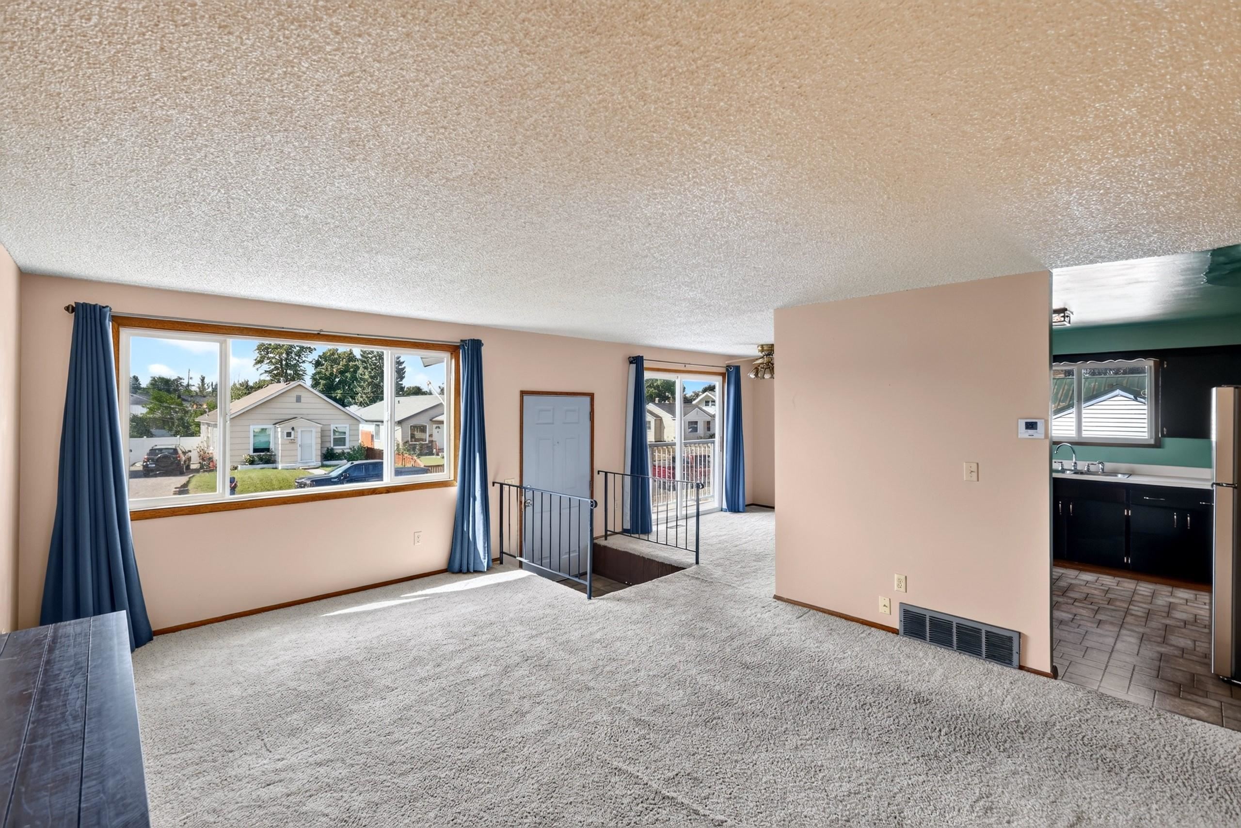 1927 E Hoffman Ave - Photo 4