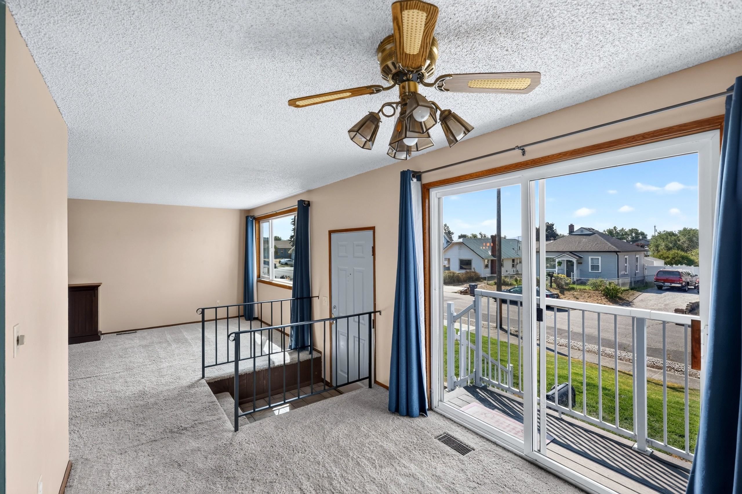 1927 E Hoffman Ave - Photo 6