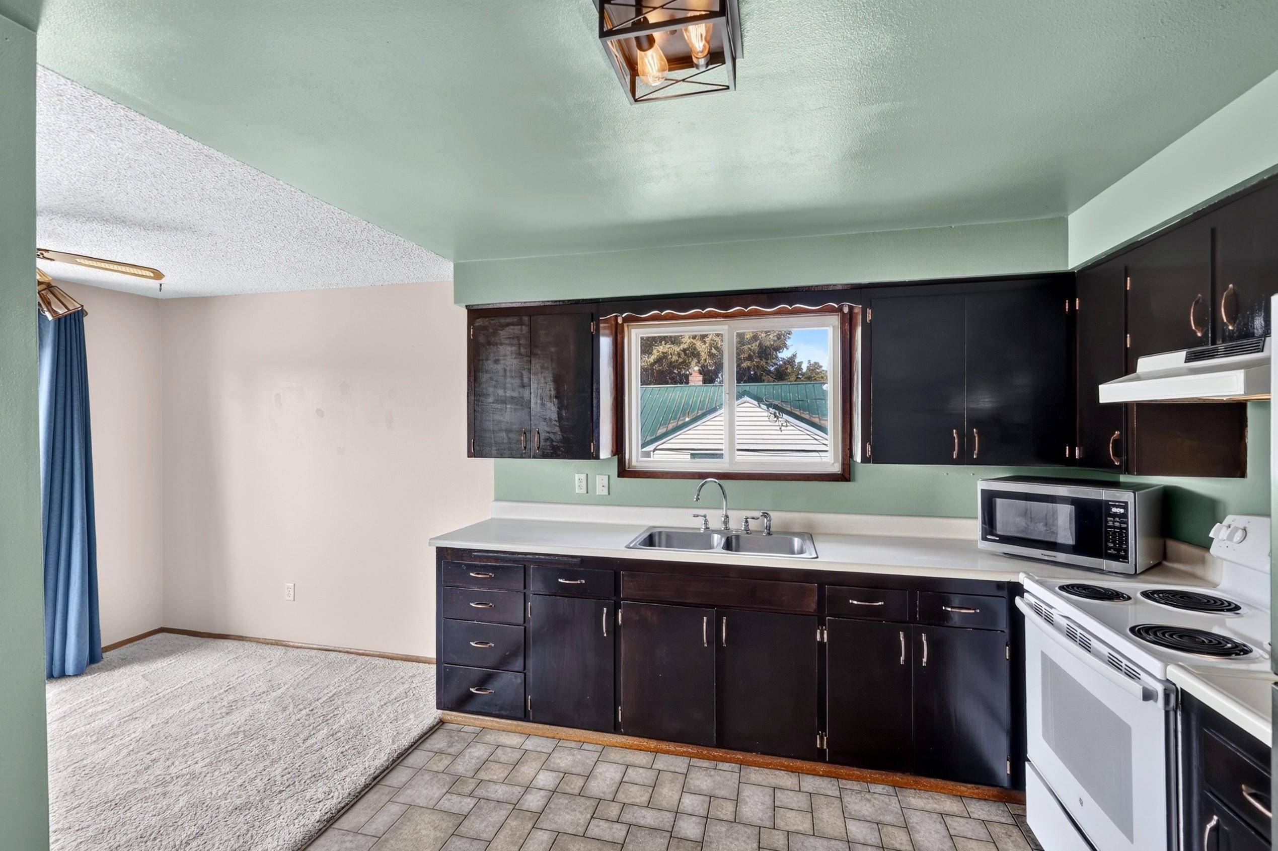 1927 E Hoffman Ave - Photo 11