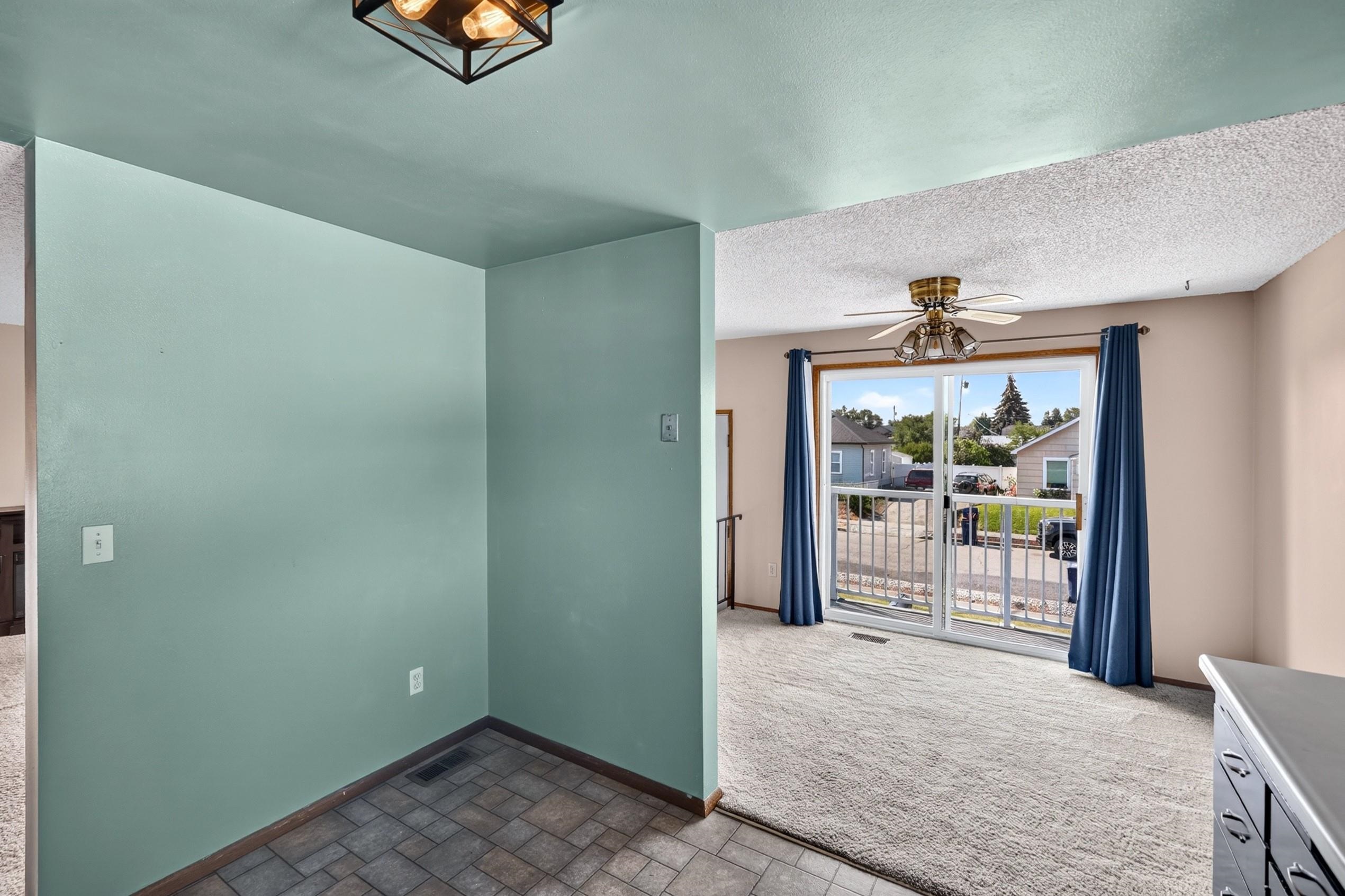 1927 E Hoffman Ave - Photo 12