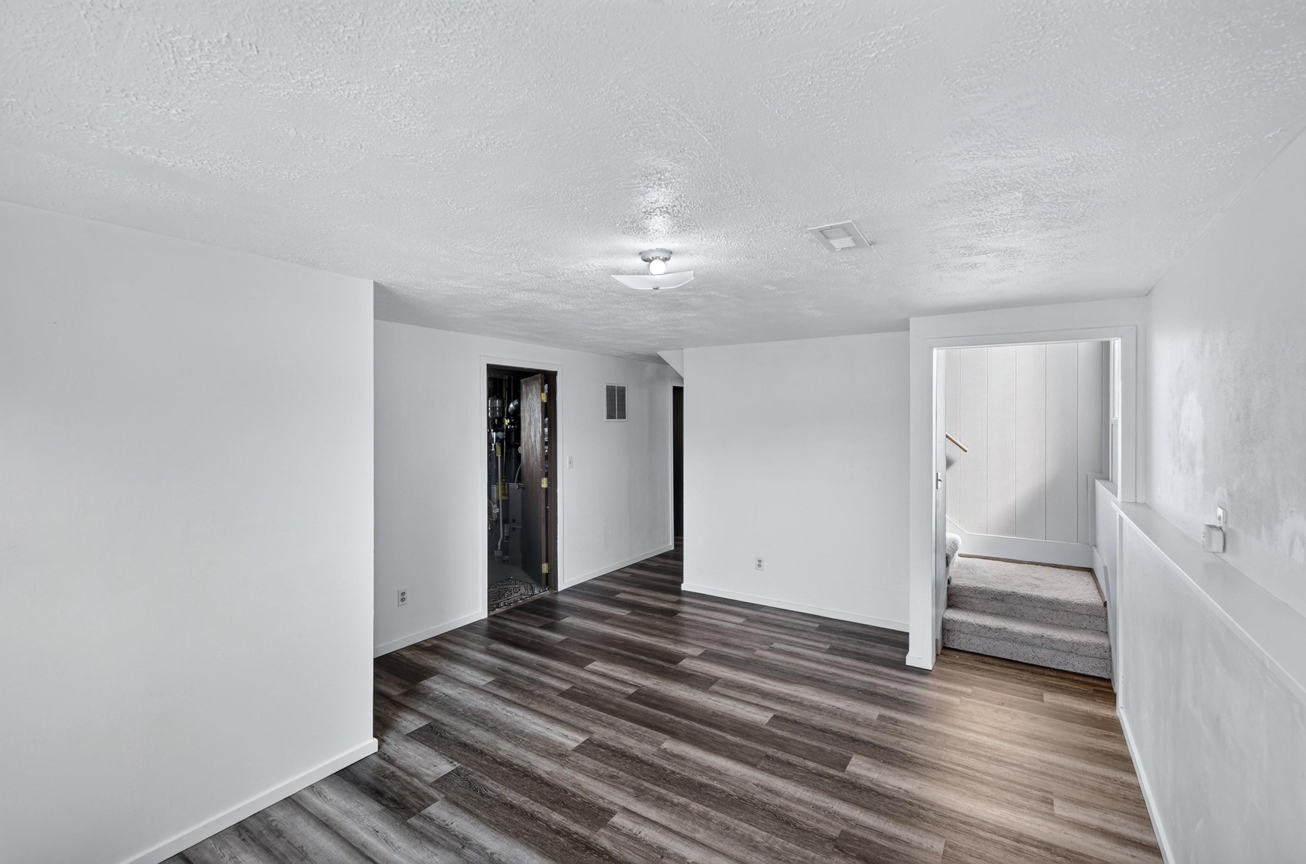 1927 E Hoffman Ave - Photo 24