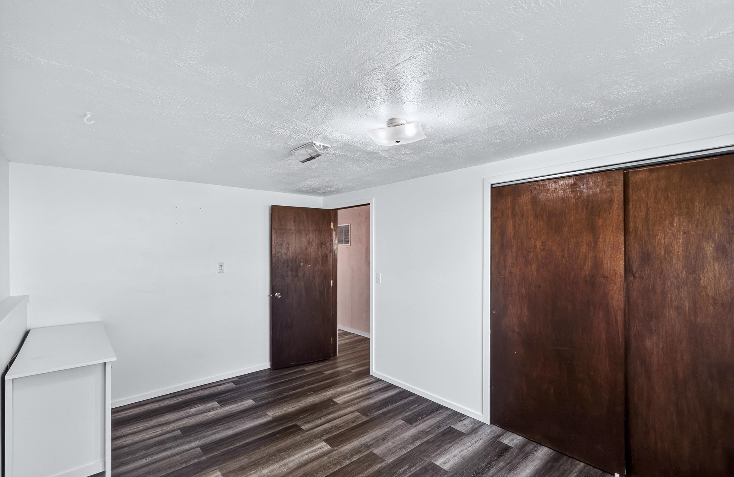 1927 E Hoffman Ave - Photo 34