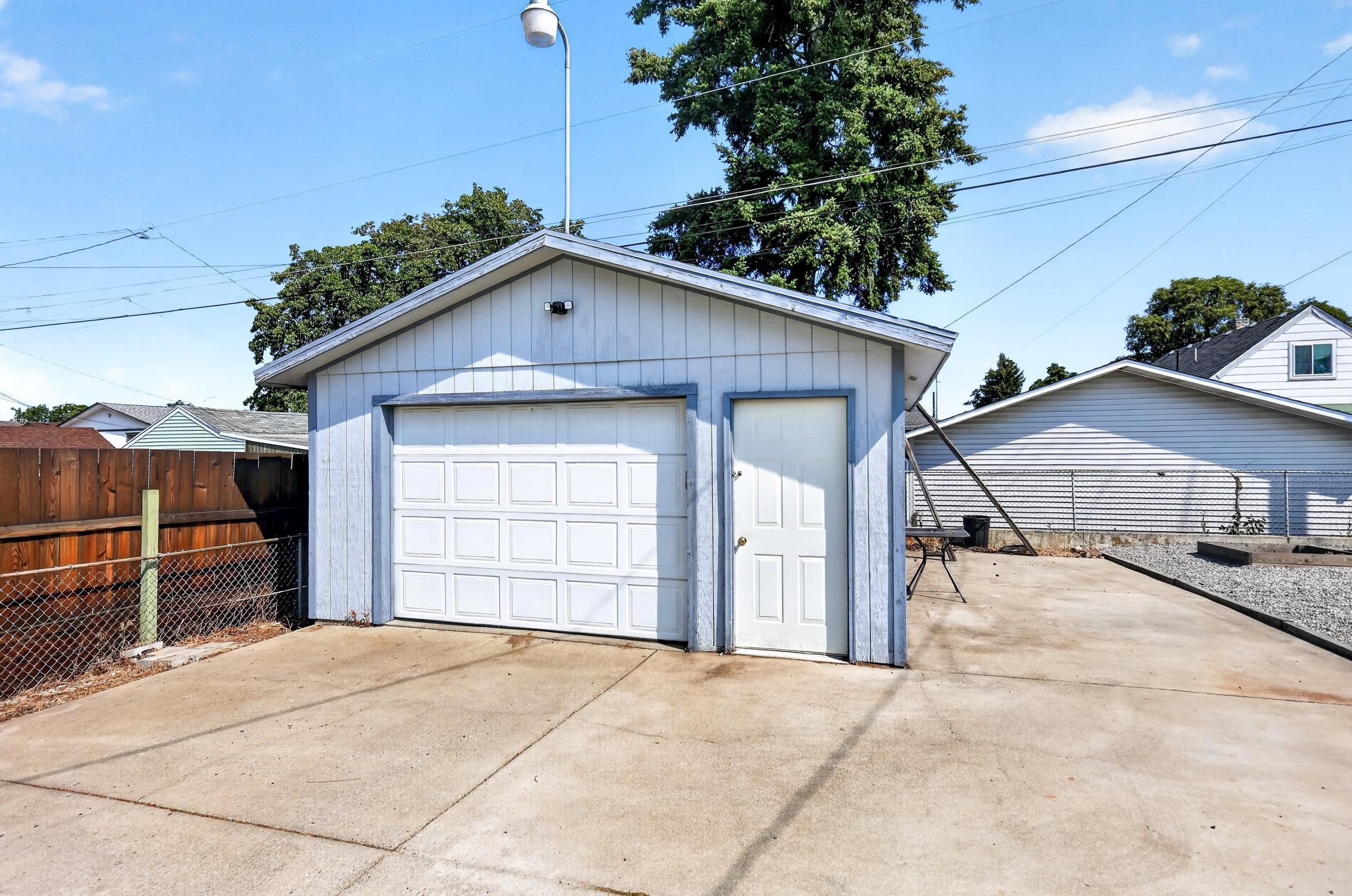 1927 E Hoffman Ave - Photo 38