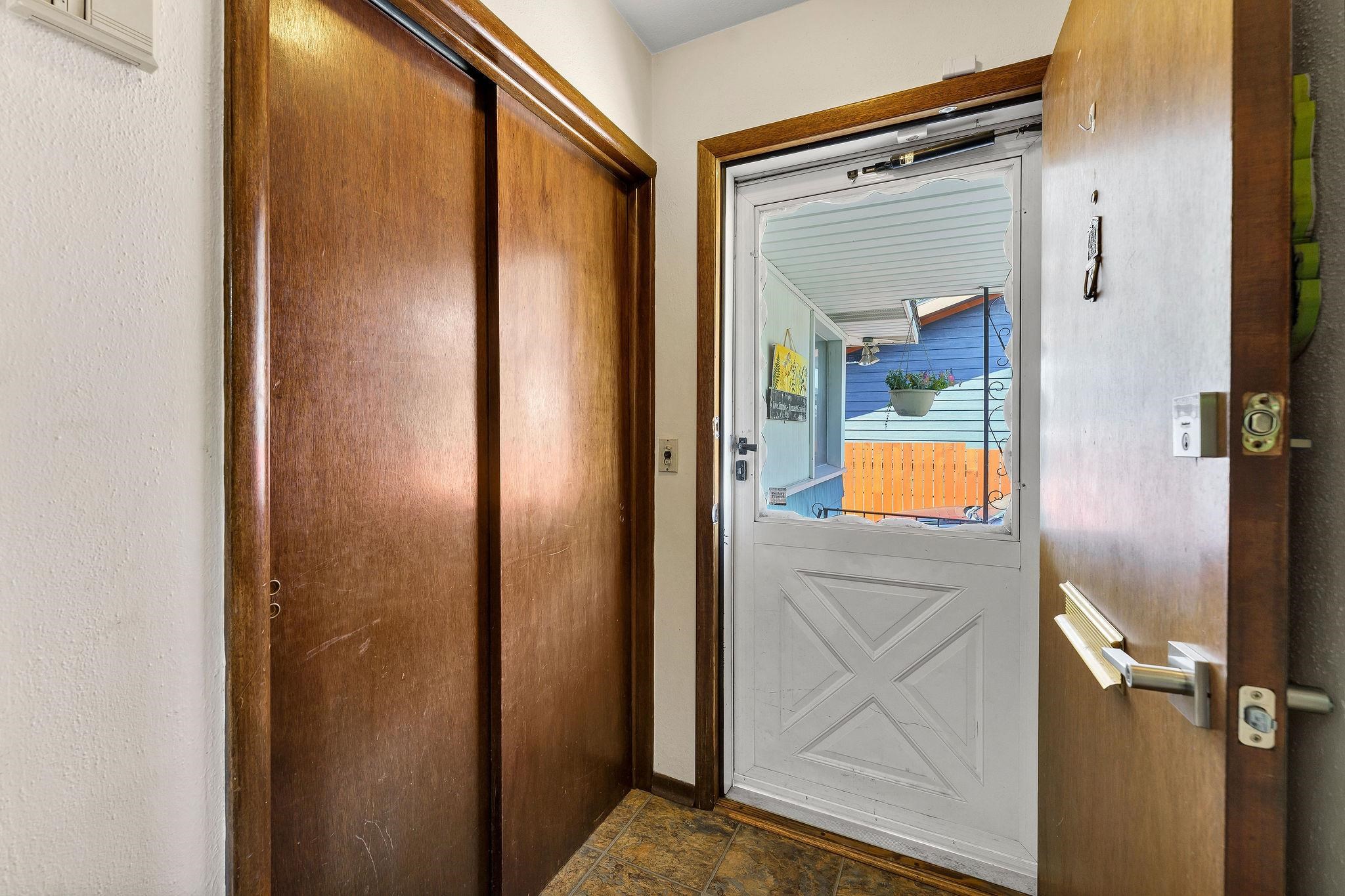 3923 N Whitehouse St - Photo 2