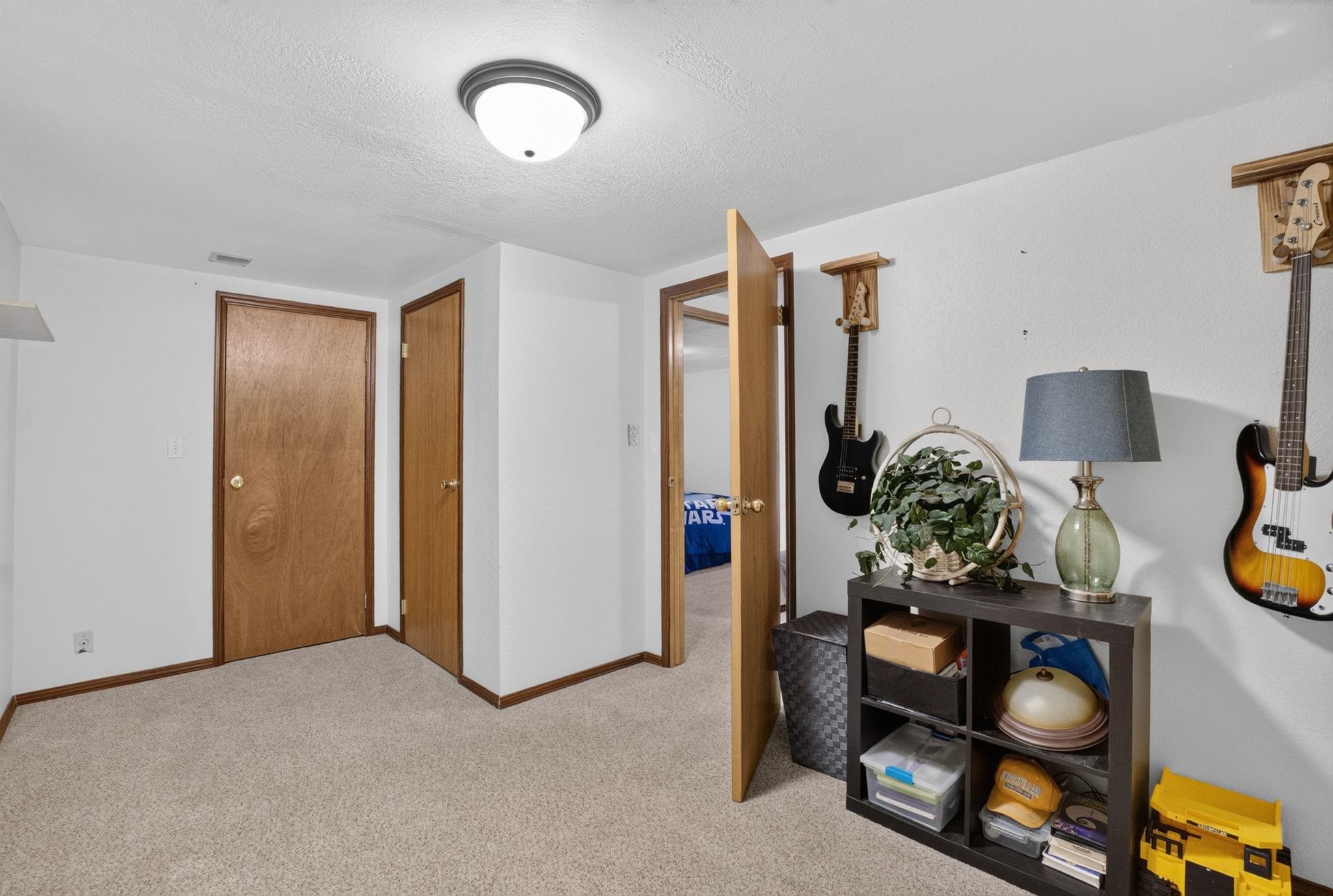 2115 S EVERGREEN Rd - Photo 32
