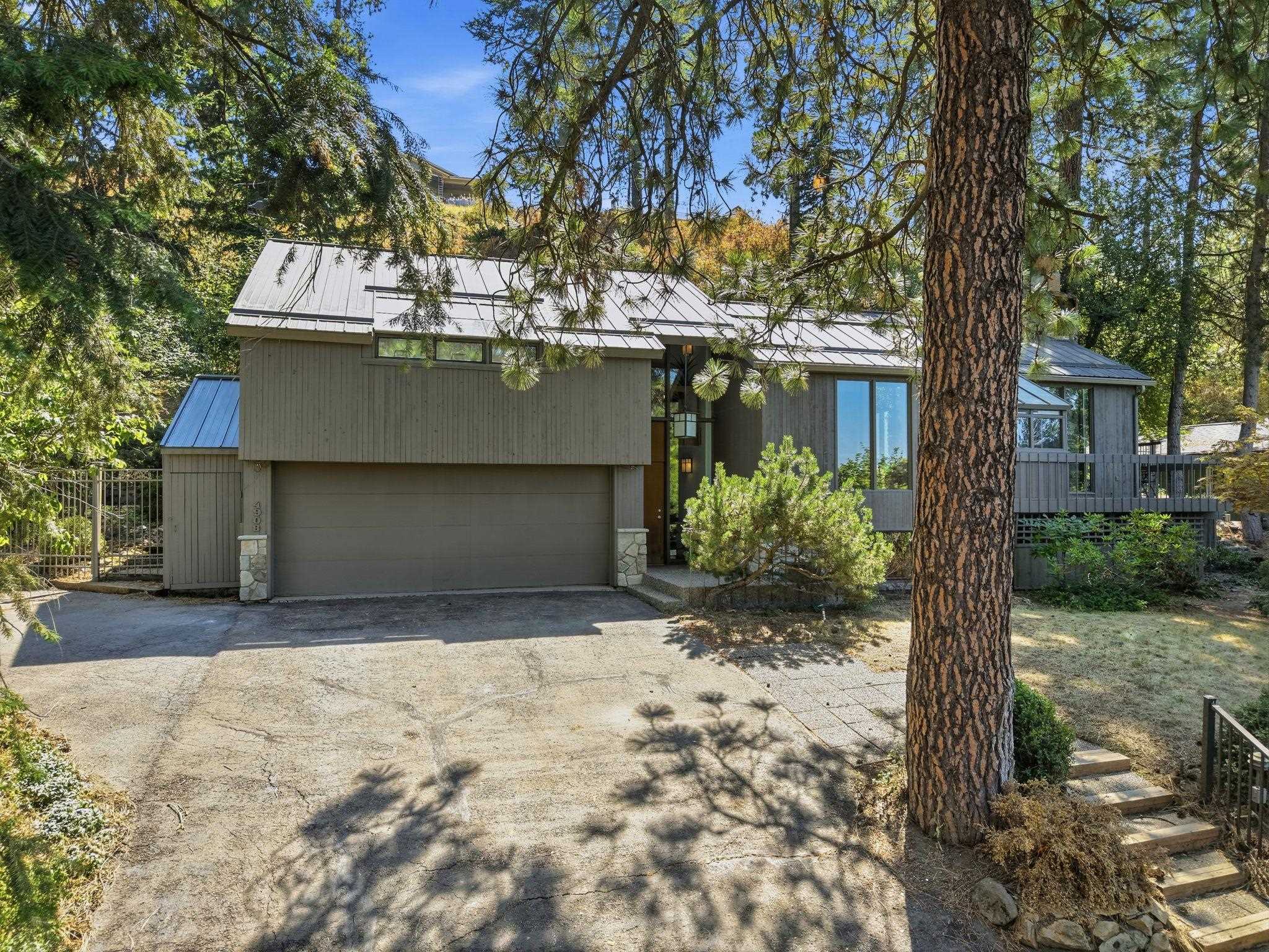 4908 E 50th Ave - Photo 3