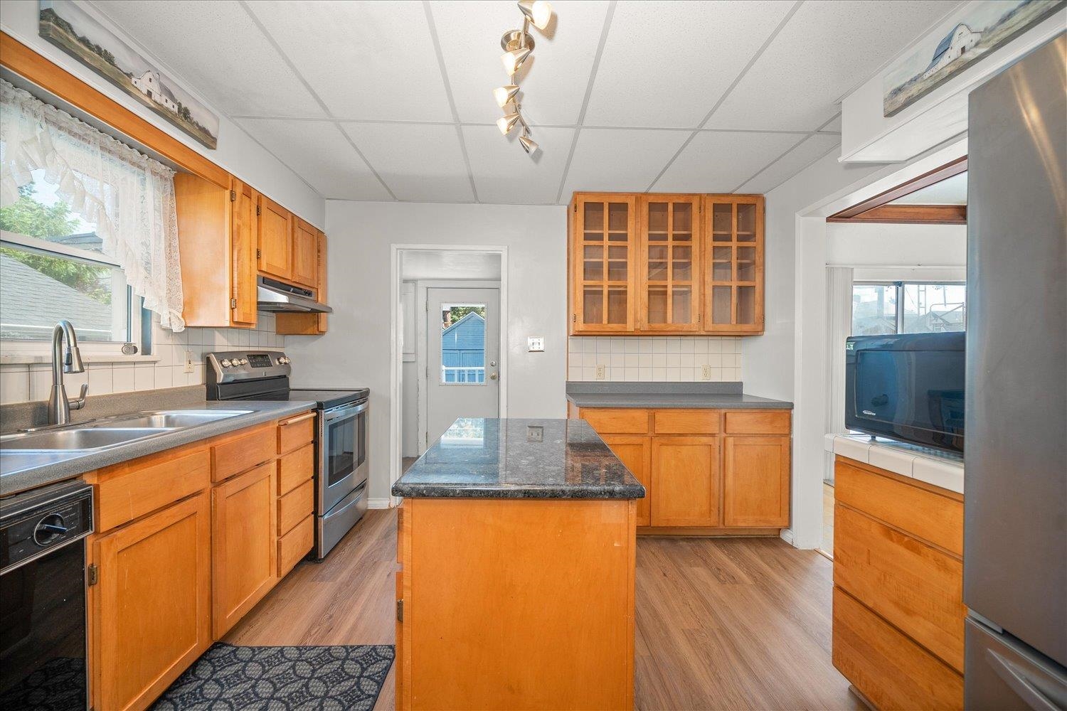 1218 N SHERWOOD St - Photo 11