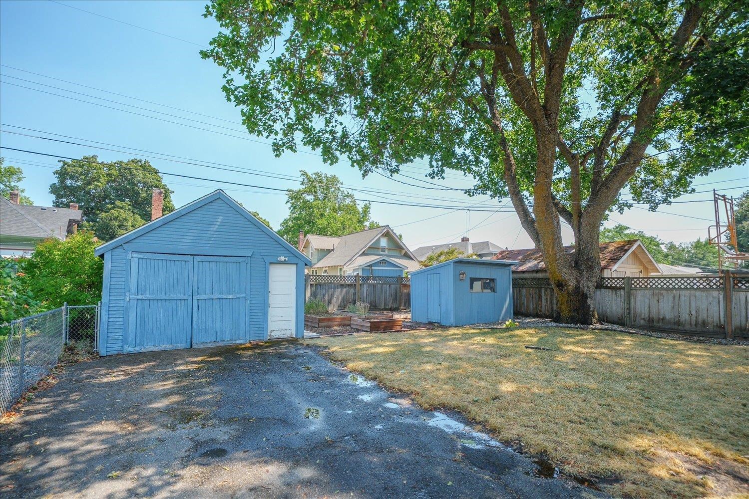 1218 N SHERWOOD St - Photo 28