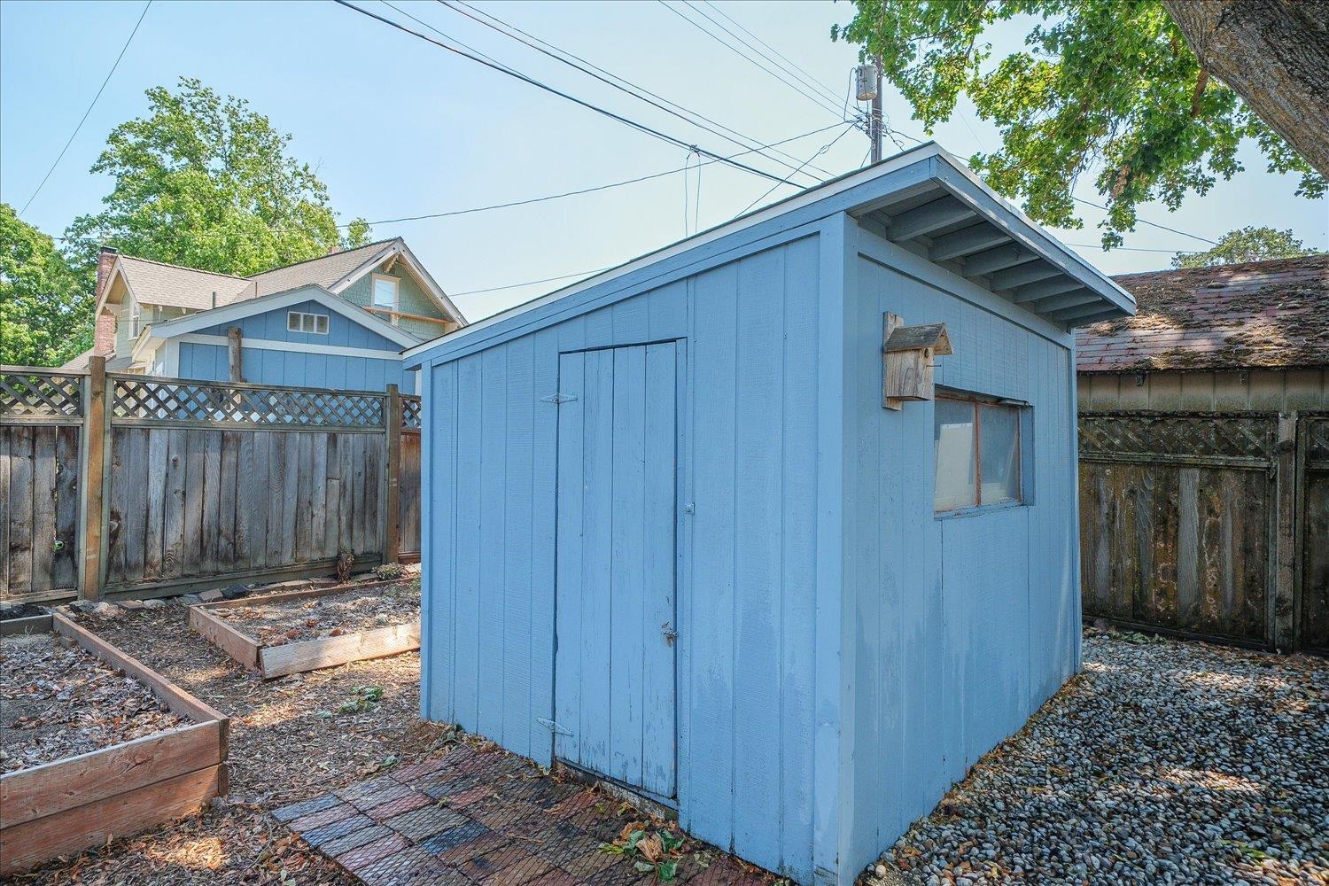 1218 N SHERWOOD St - Photo 33