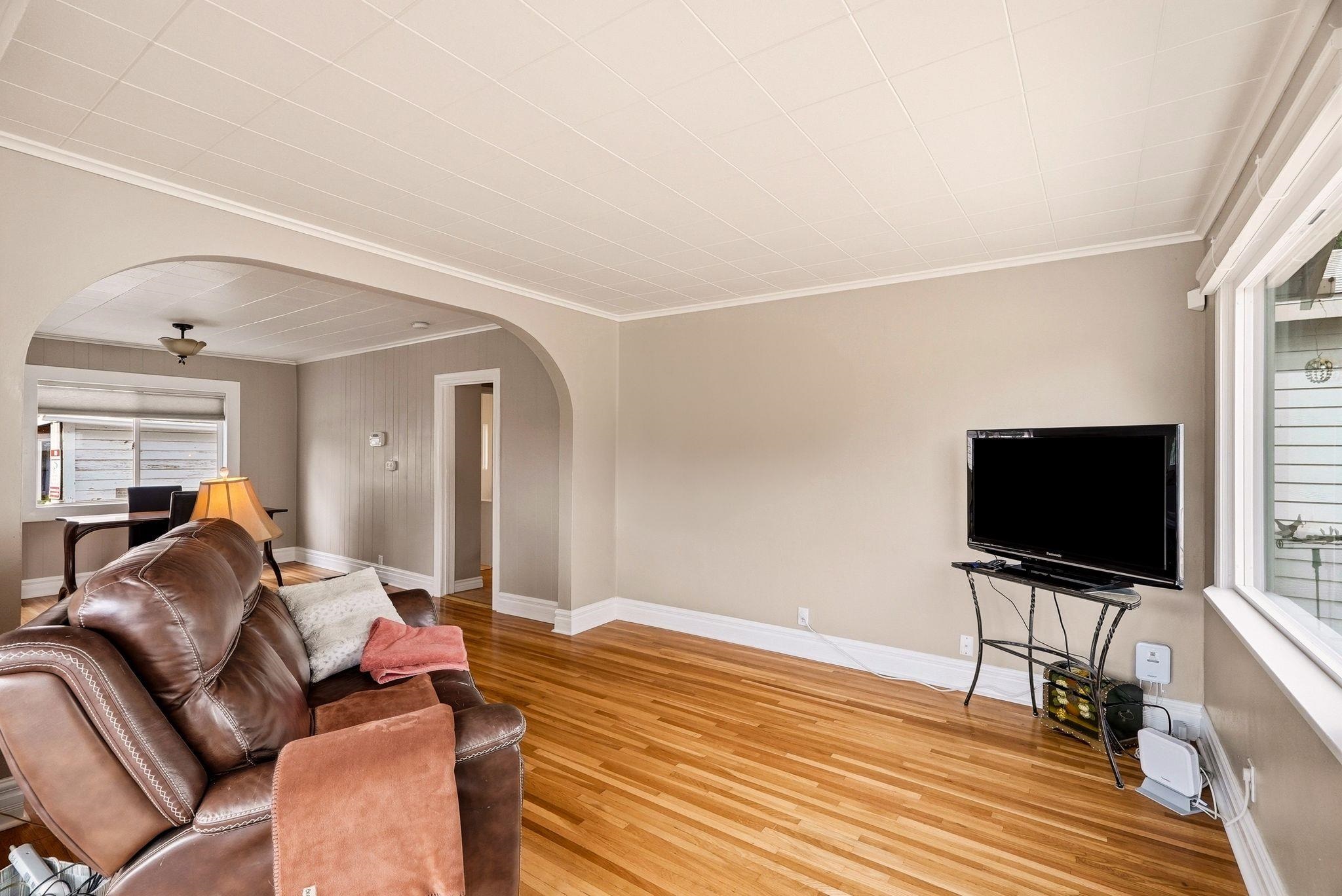 2028 E MISSION Ave - Photo 6