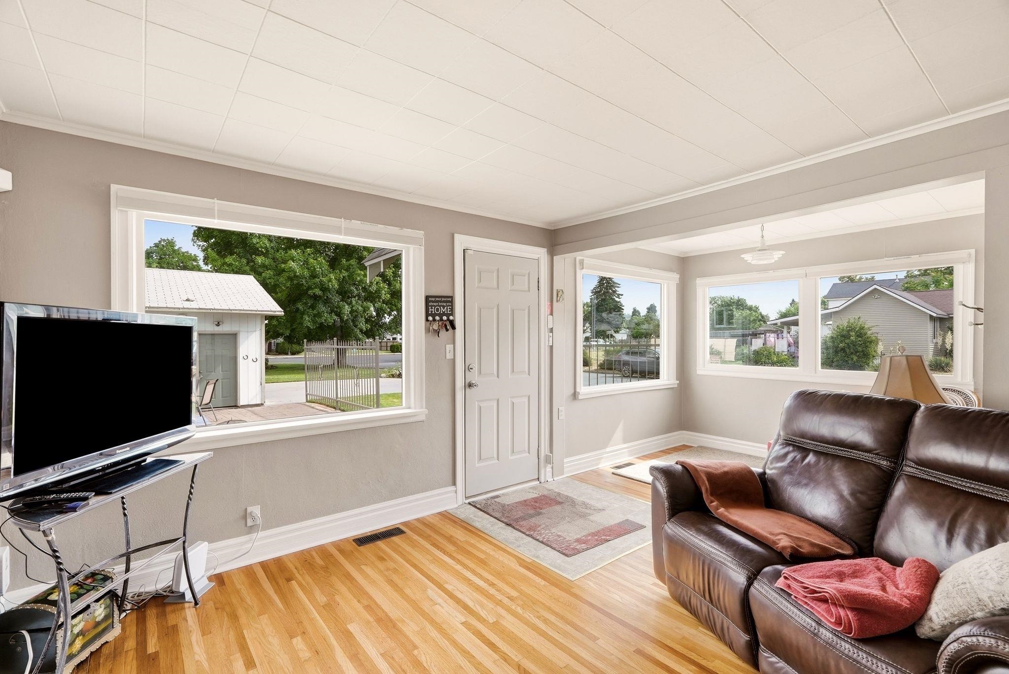 2028 E MISSION Ave - Photo 7