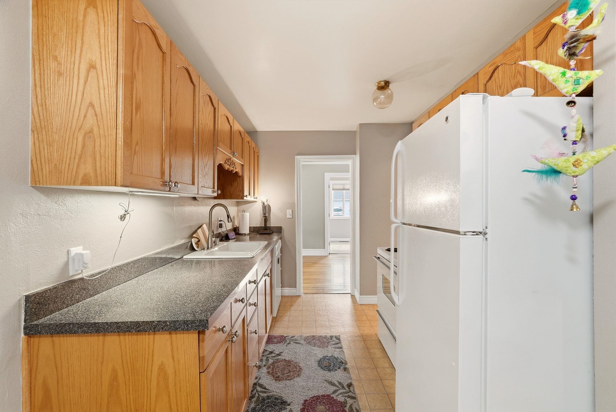 2028 E MISSION Ave - Photo 11