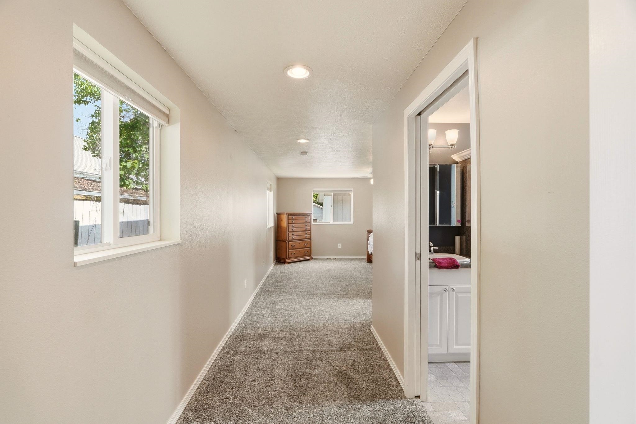 2028 E MISSION Ave - Photo 24