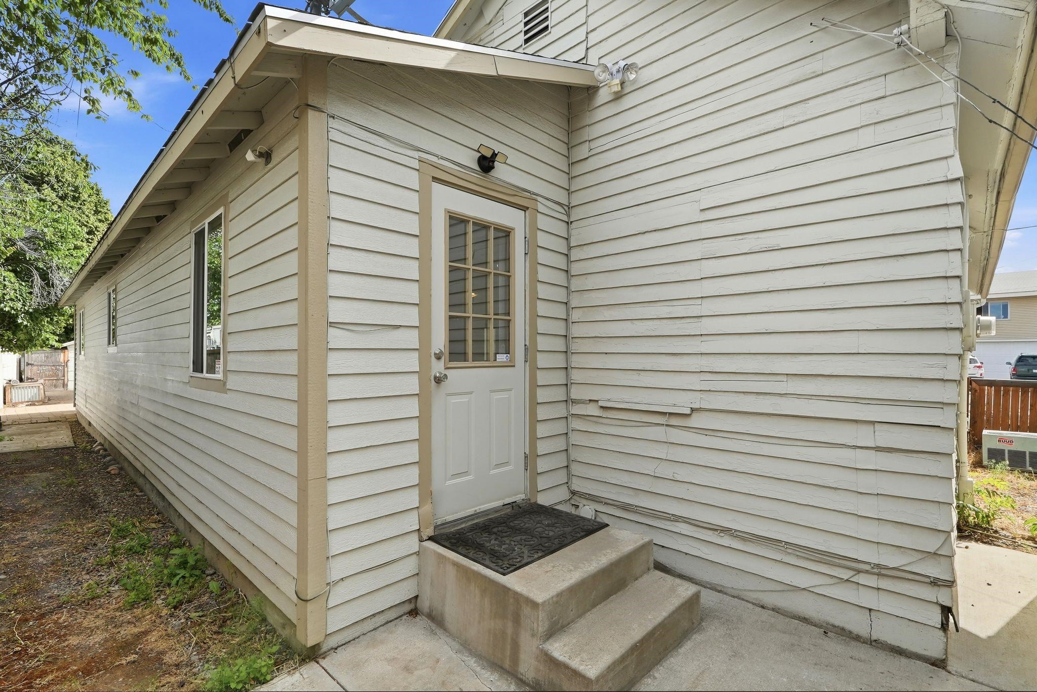 2028 E MISSION Ave - Photo 29