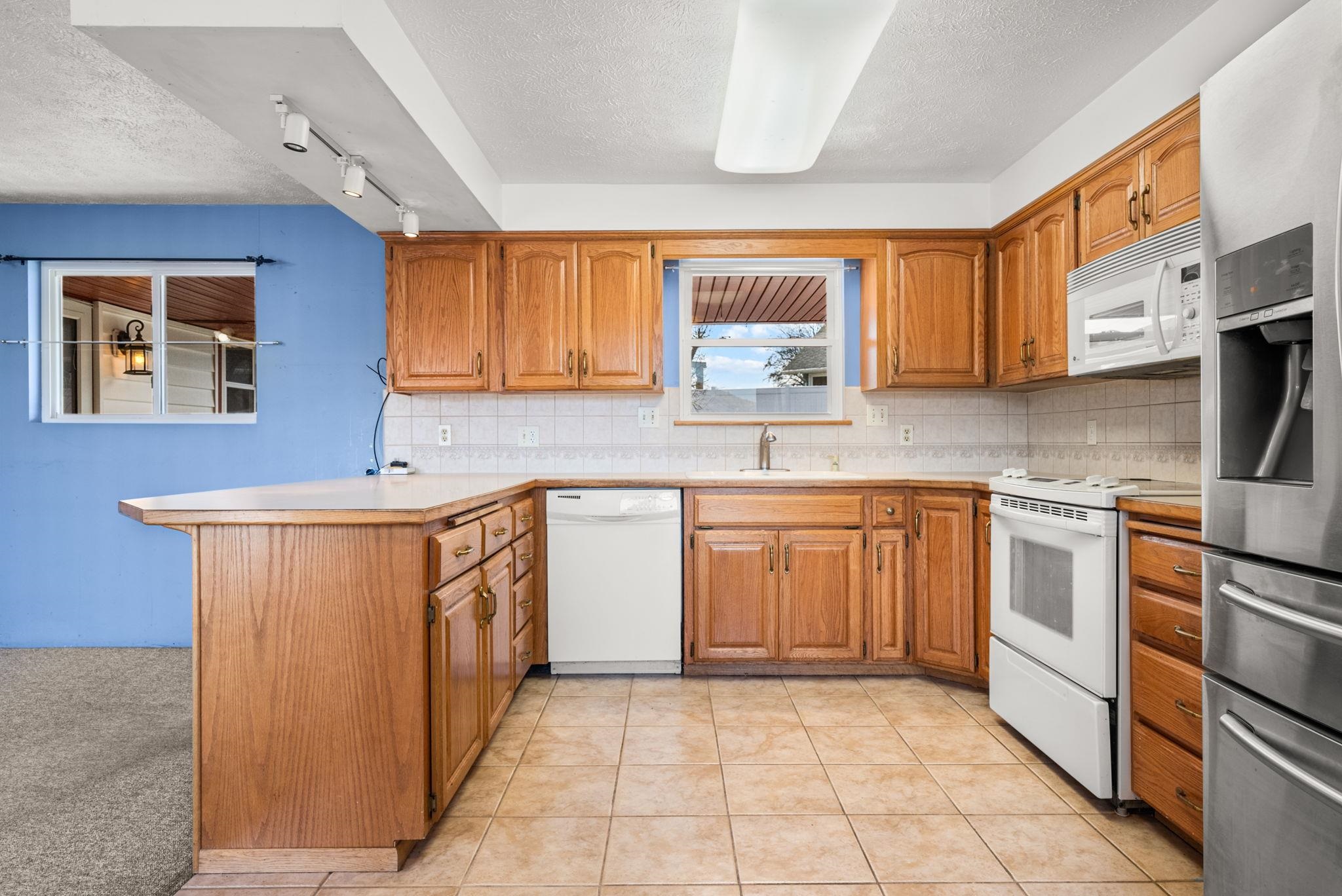 147 N LINDSEY St - Photo 16