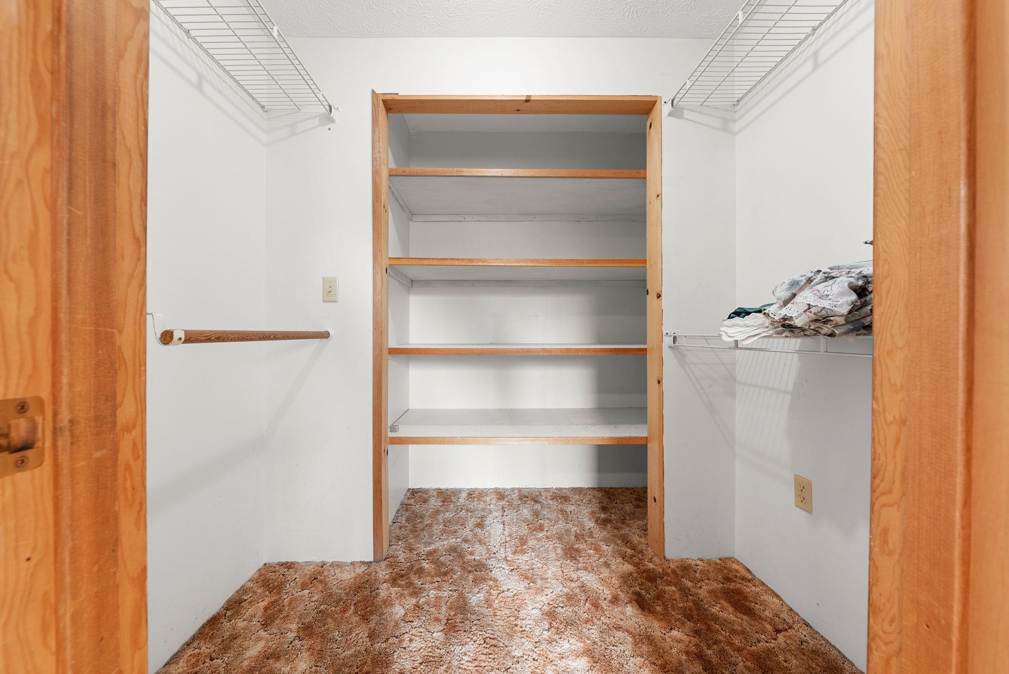 147 N LINDSEY St - Photo 22