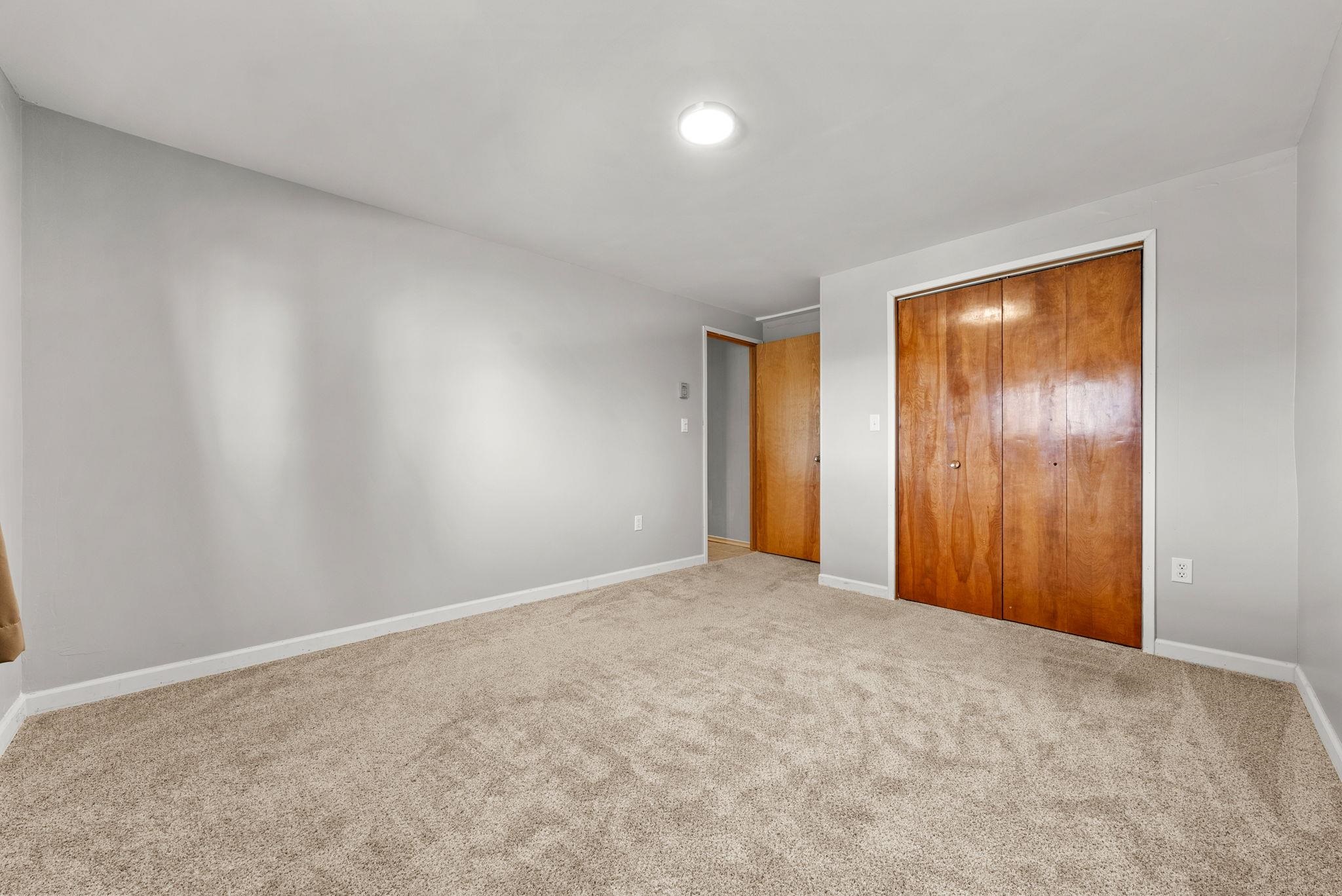 147 N LINDSEY St - Photo 32