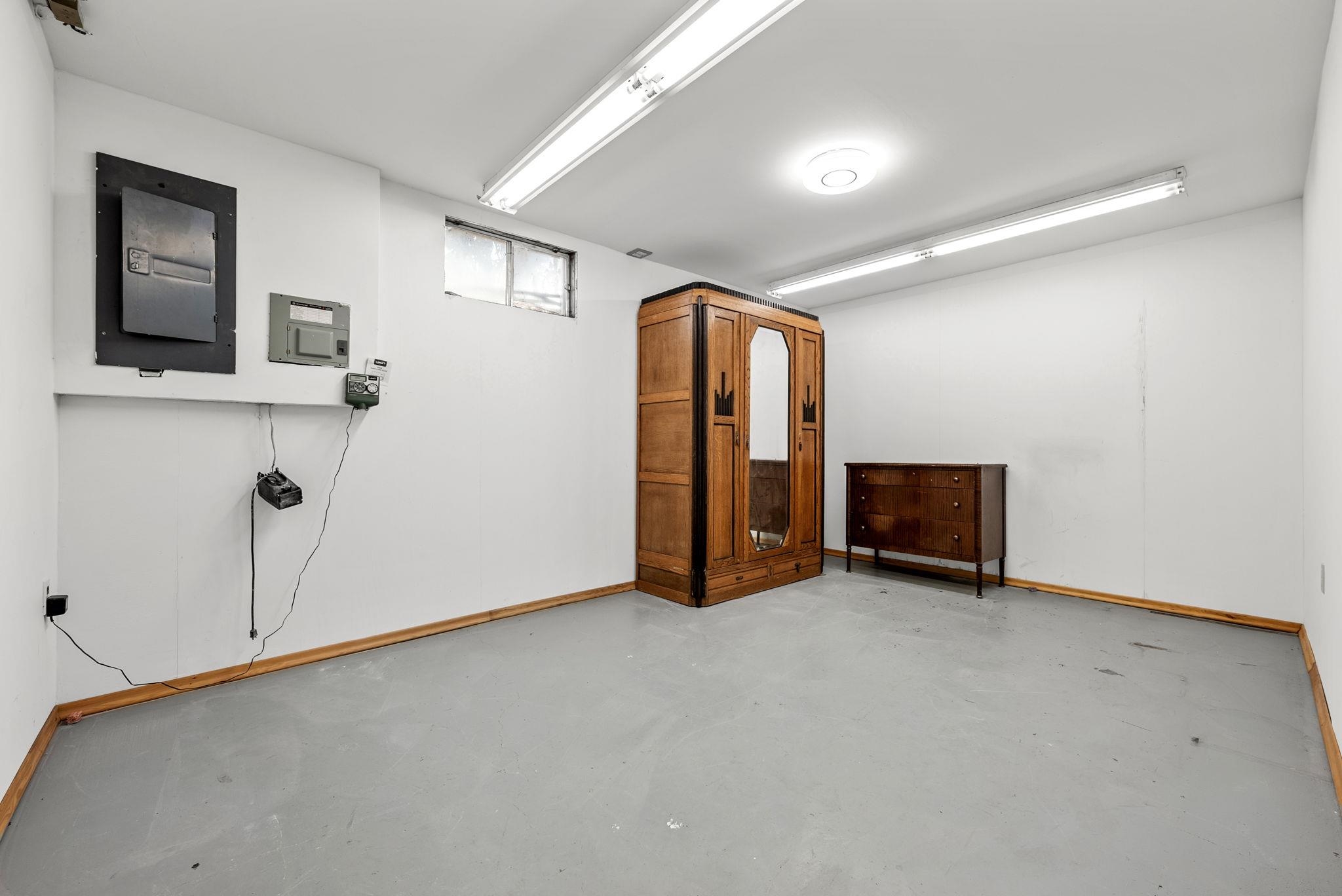 147 N LINDSEY St - Photo 37