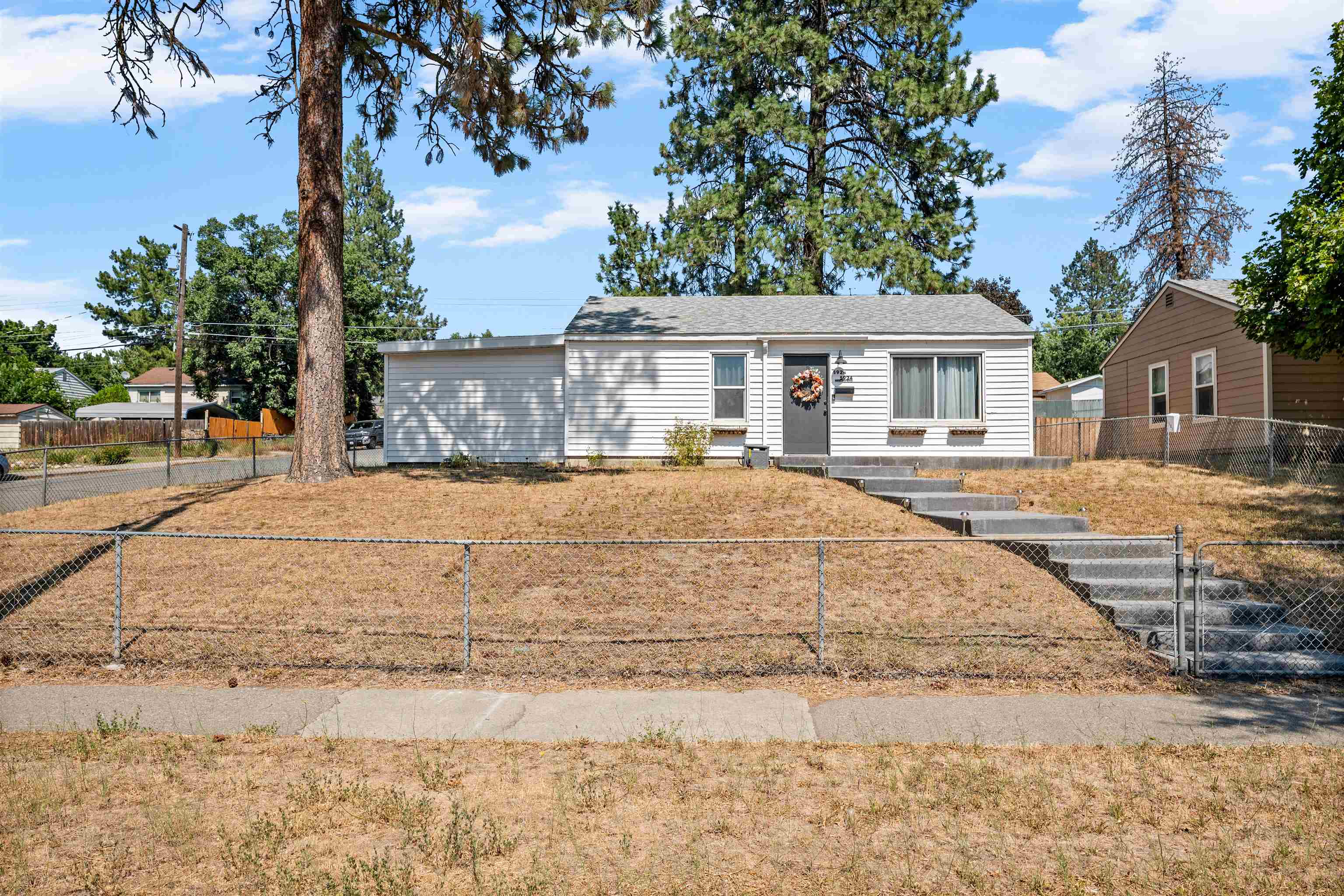 5924 N Driscoll Blvd - Photo 3