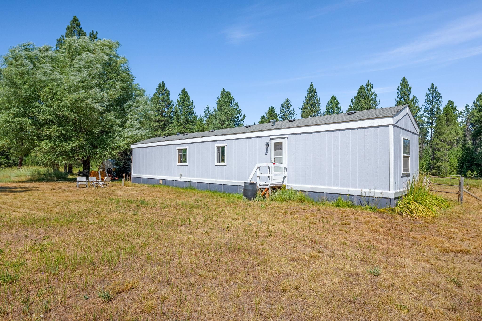 40507 N Division Rd - Photo 4