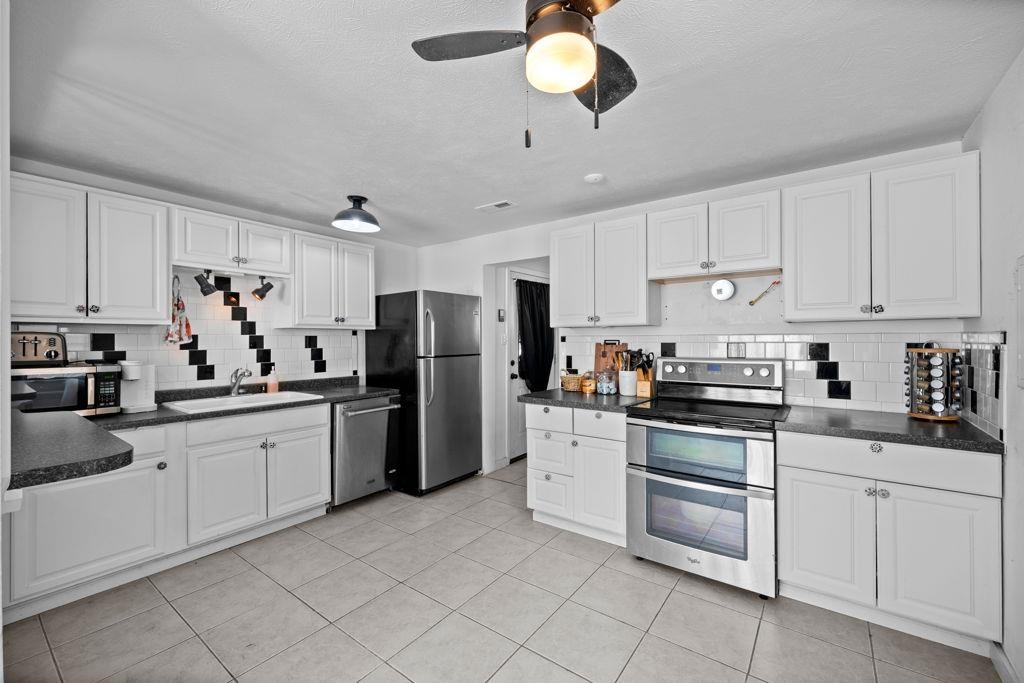 5924 N Driscoll Blvd - Photo 9