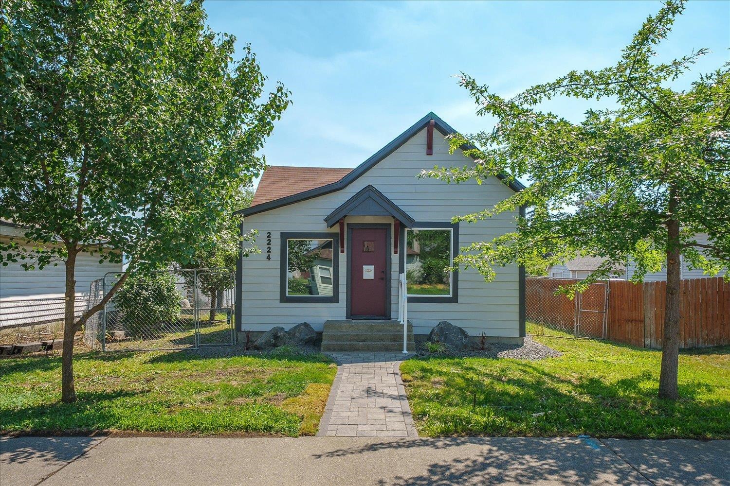2224 E Empire Ave - Photo 35