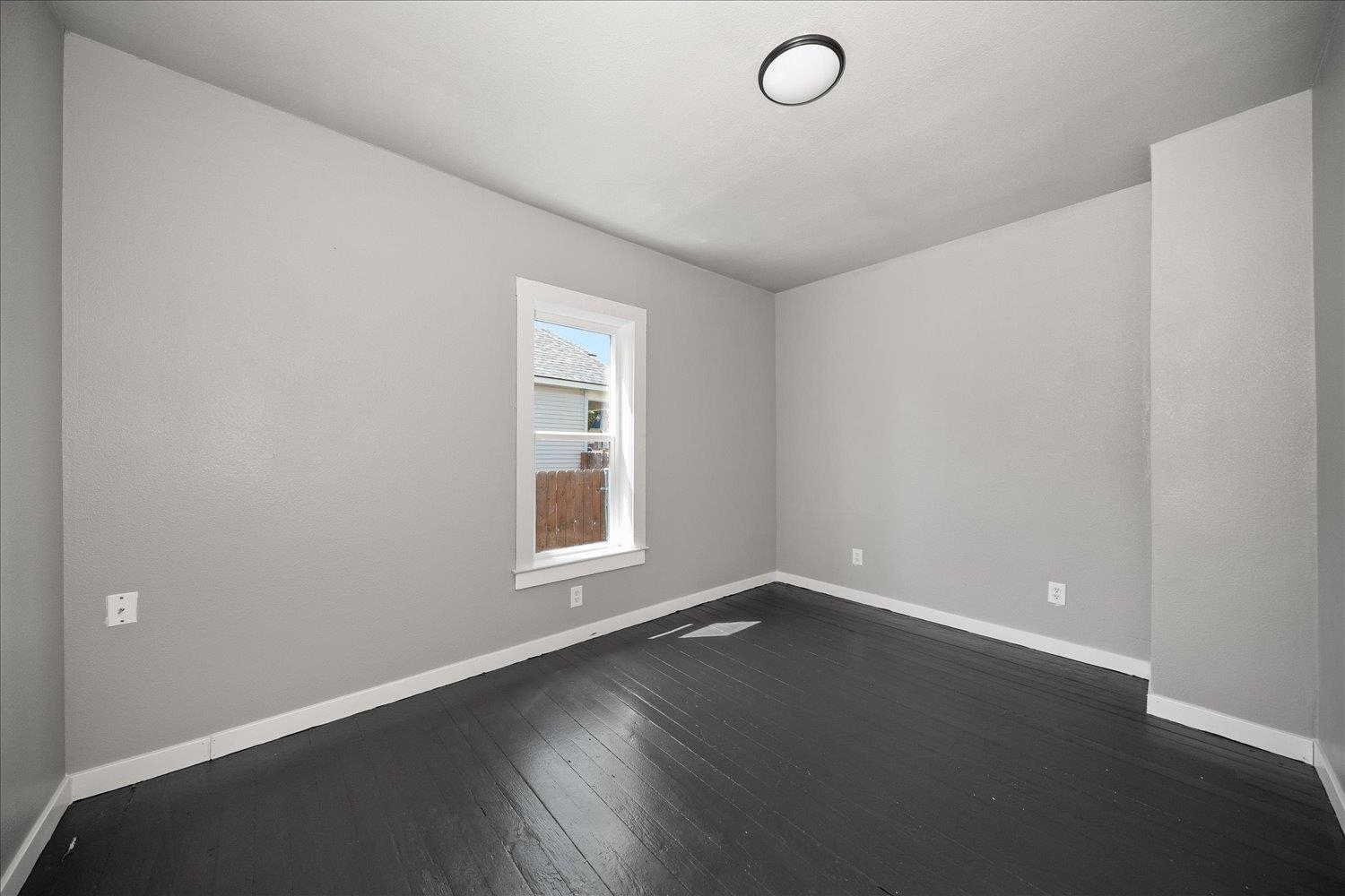 2224 E Empire Ave - Photo 17