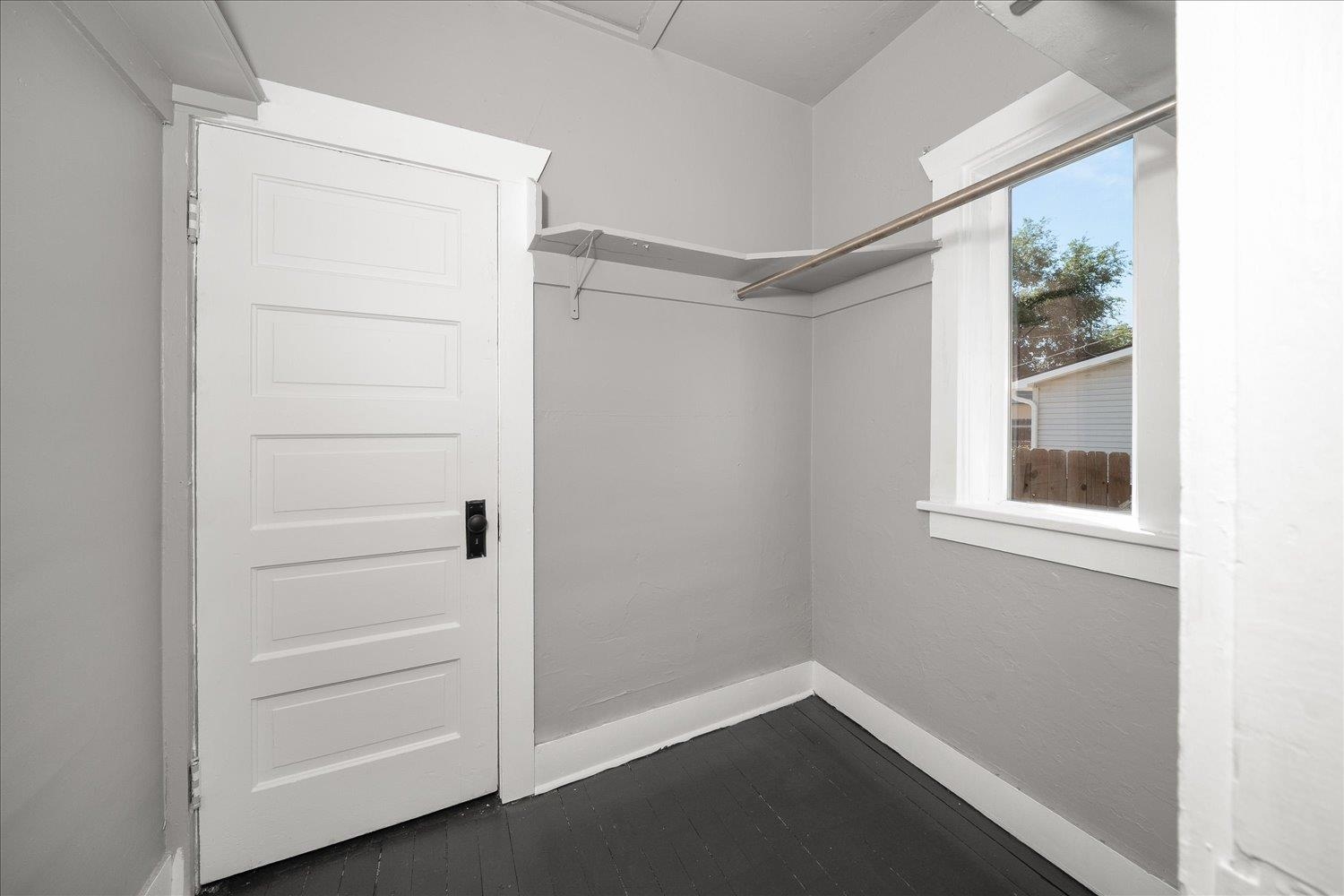 2224 E Empire Ave - Photo 19