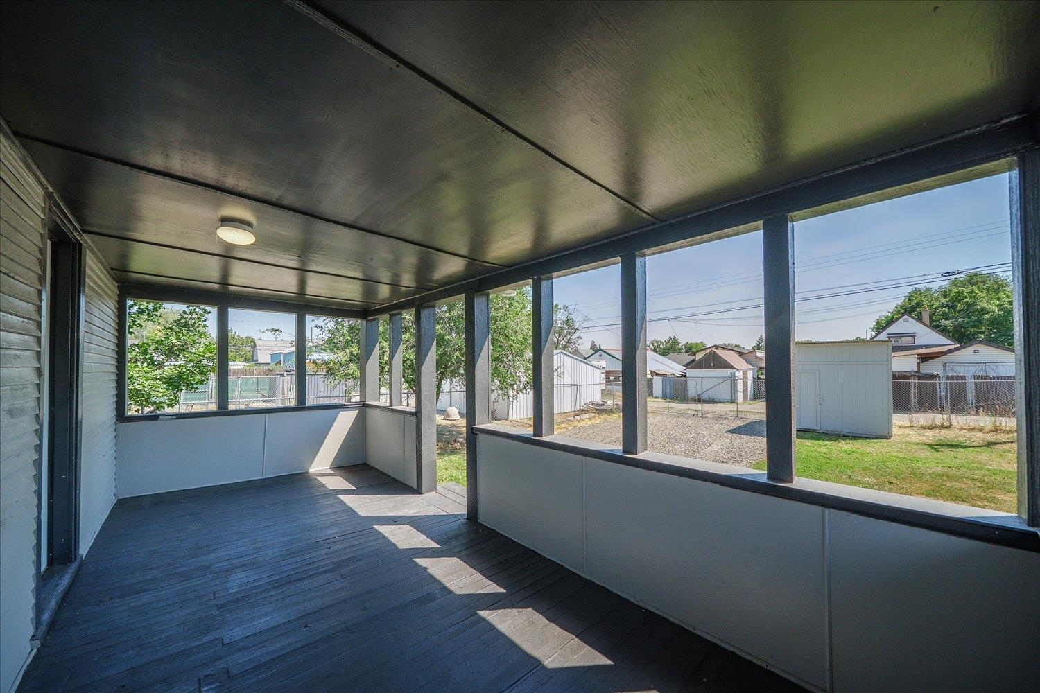 2224 E Empire Ave - Photo 25