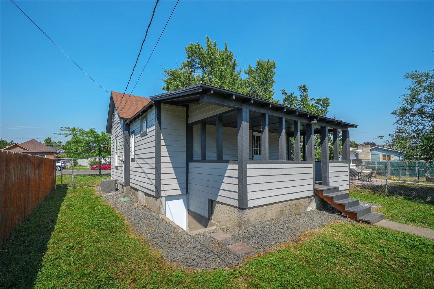 2224 E Empire Ave - Photo 27