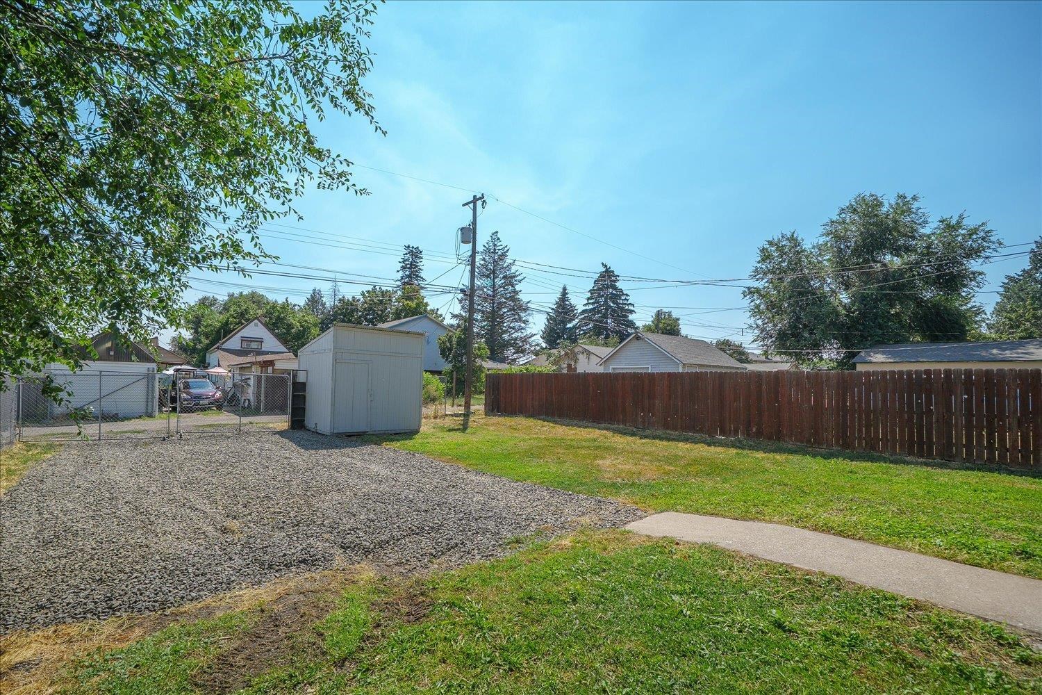 2224 E Empire Ave - Photo 30