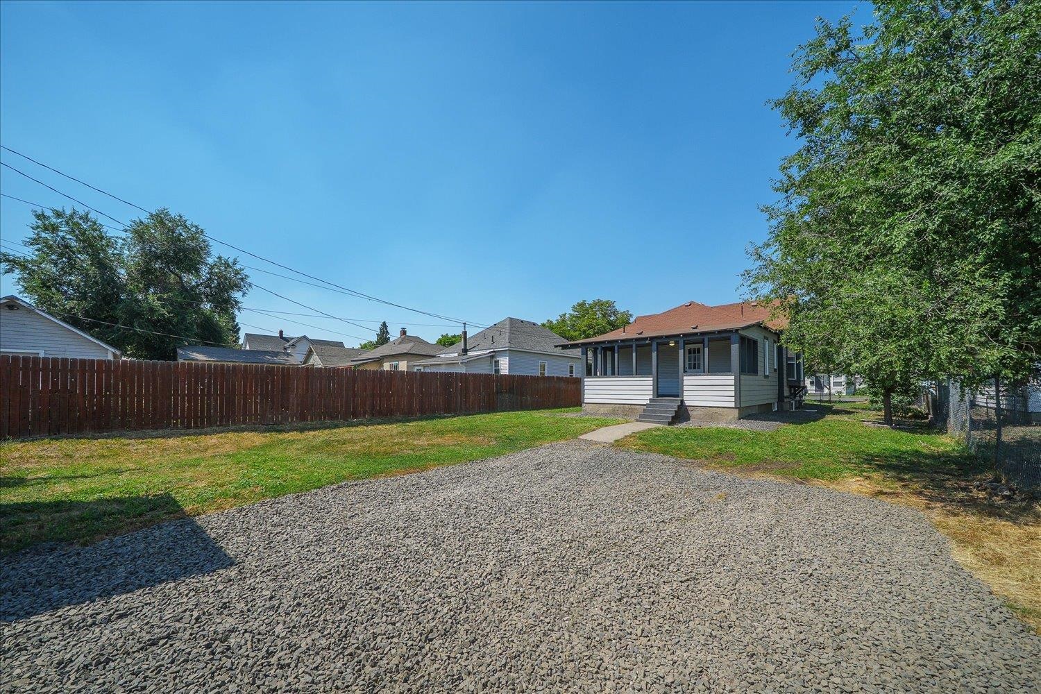 2224 E Empire Ave - Photo 31