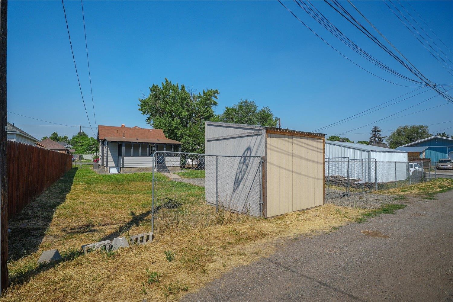 2224 E Empire Ave - Photo 34