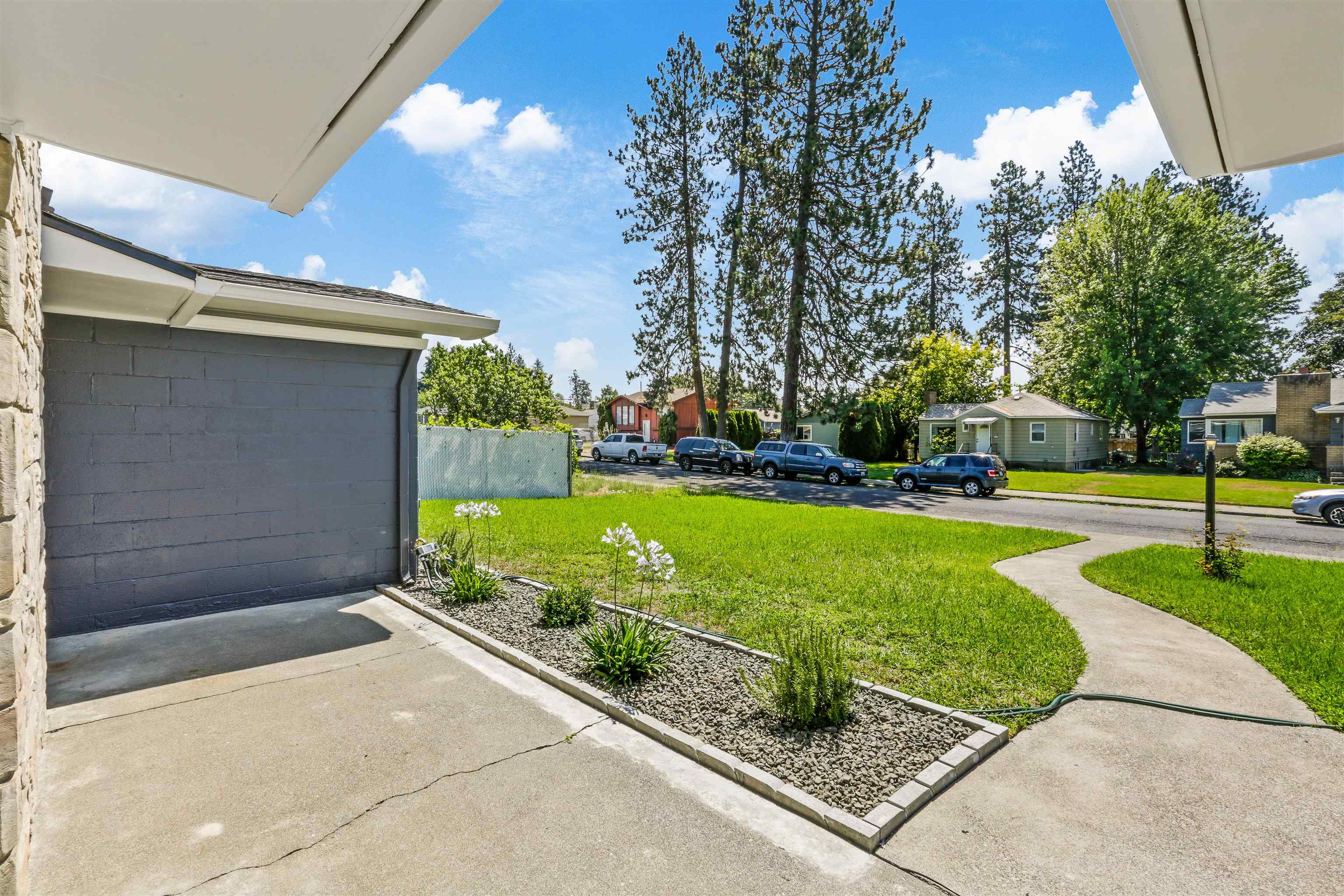 2618 W Providence Ave - Photo 3