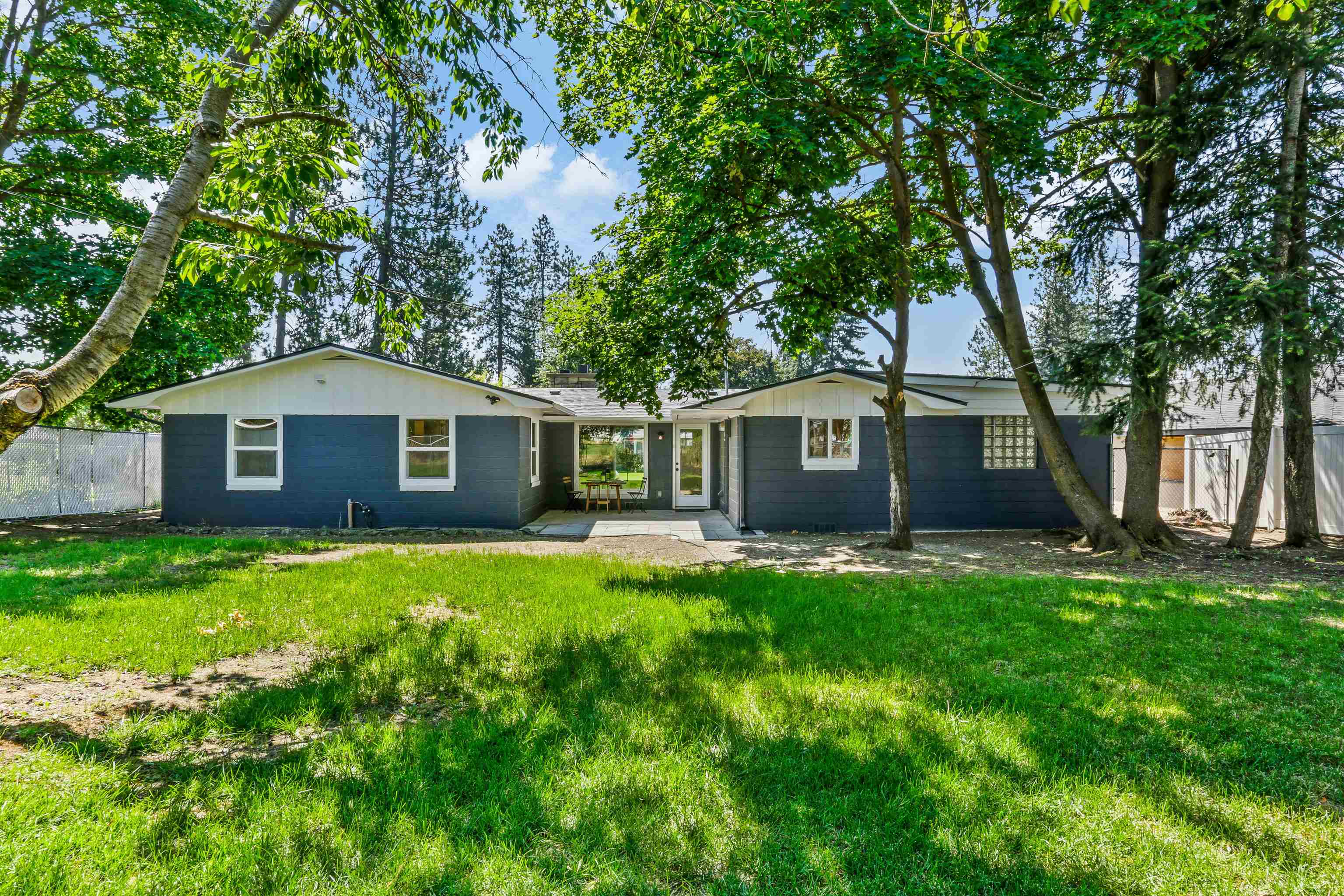 2618 W Providence Ave - Photo 5