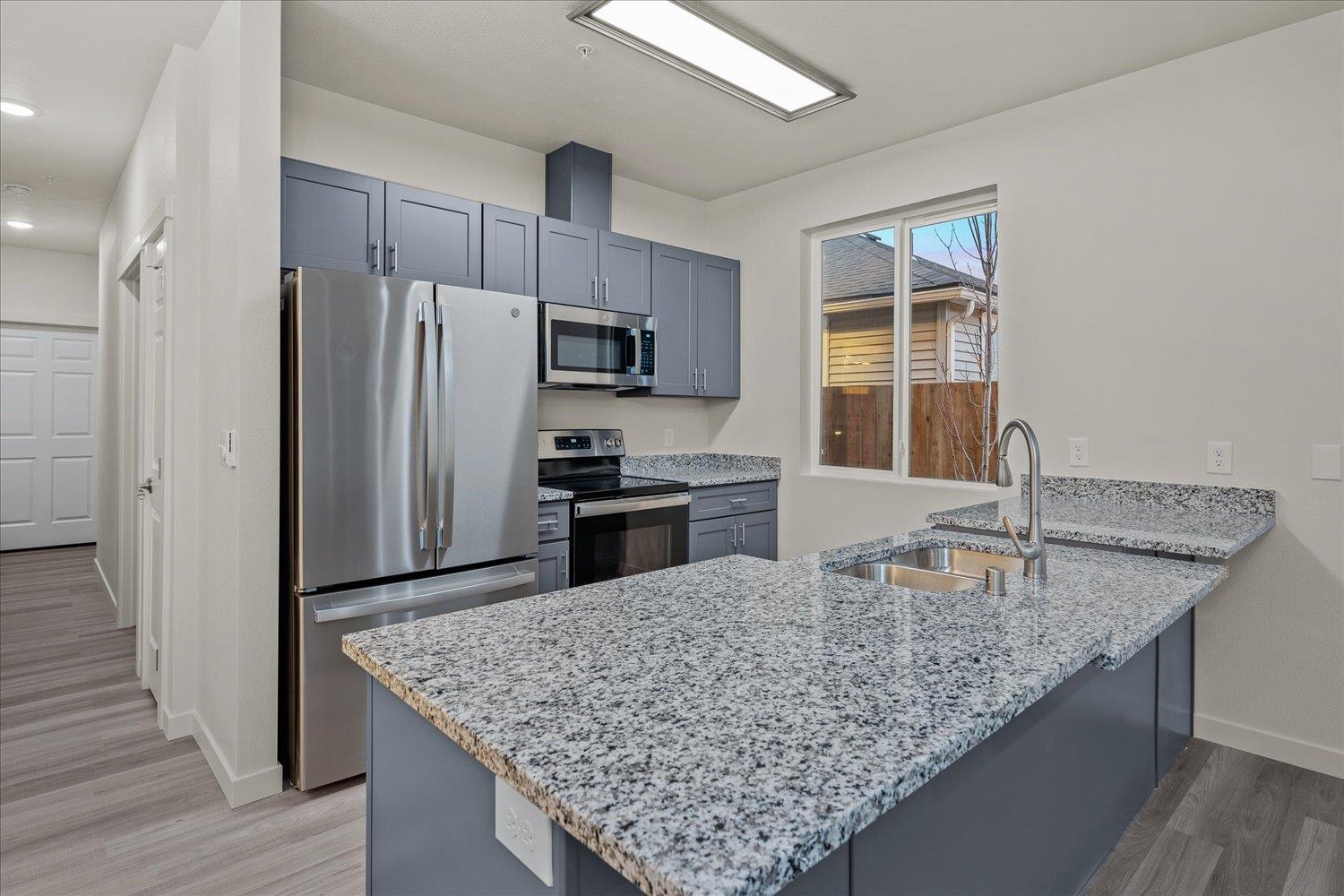 1429 E 1ST Ave - Photo 4