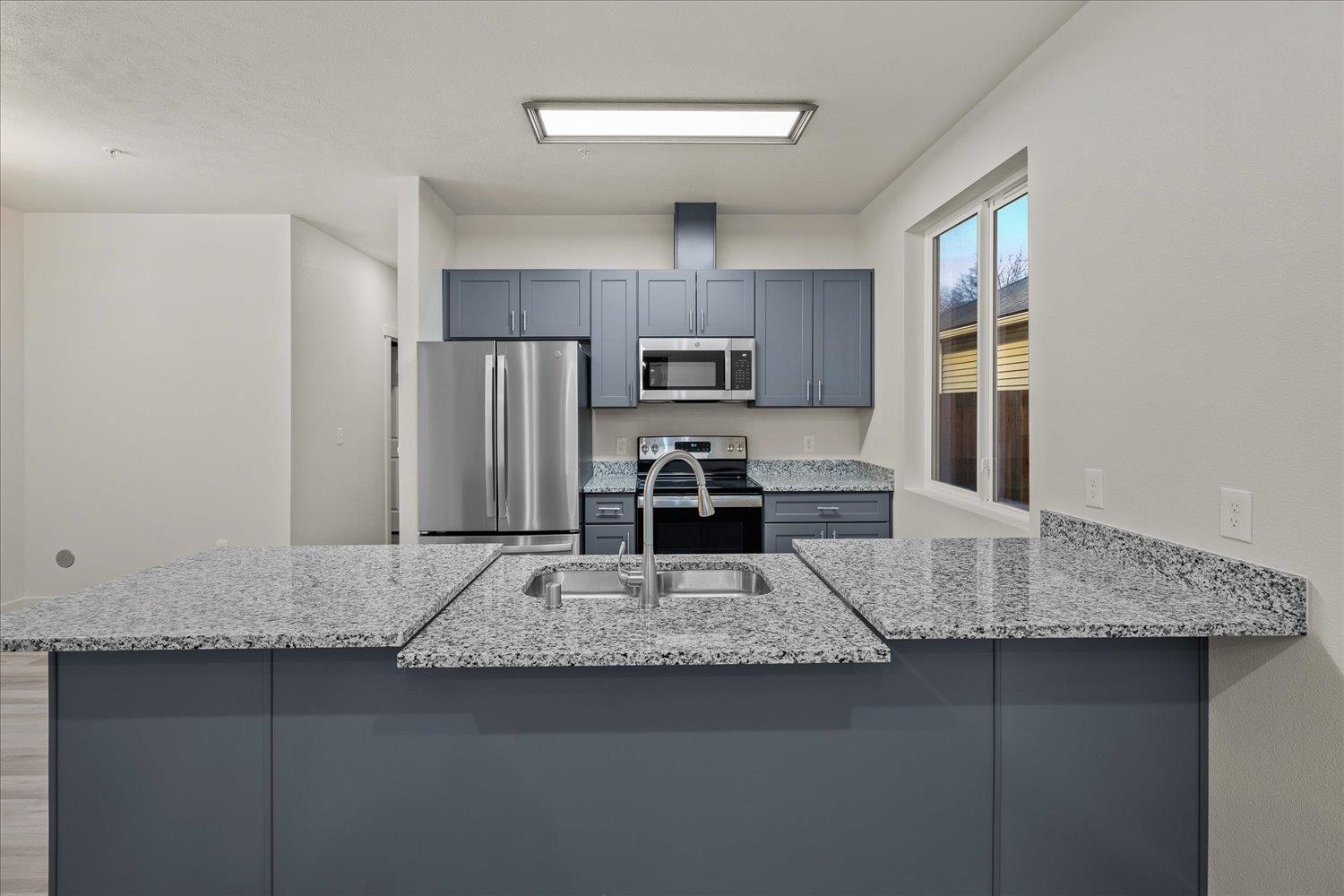 1429 E 1ST Ave - Photo 5