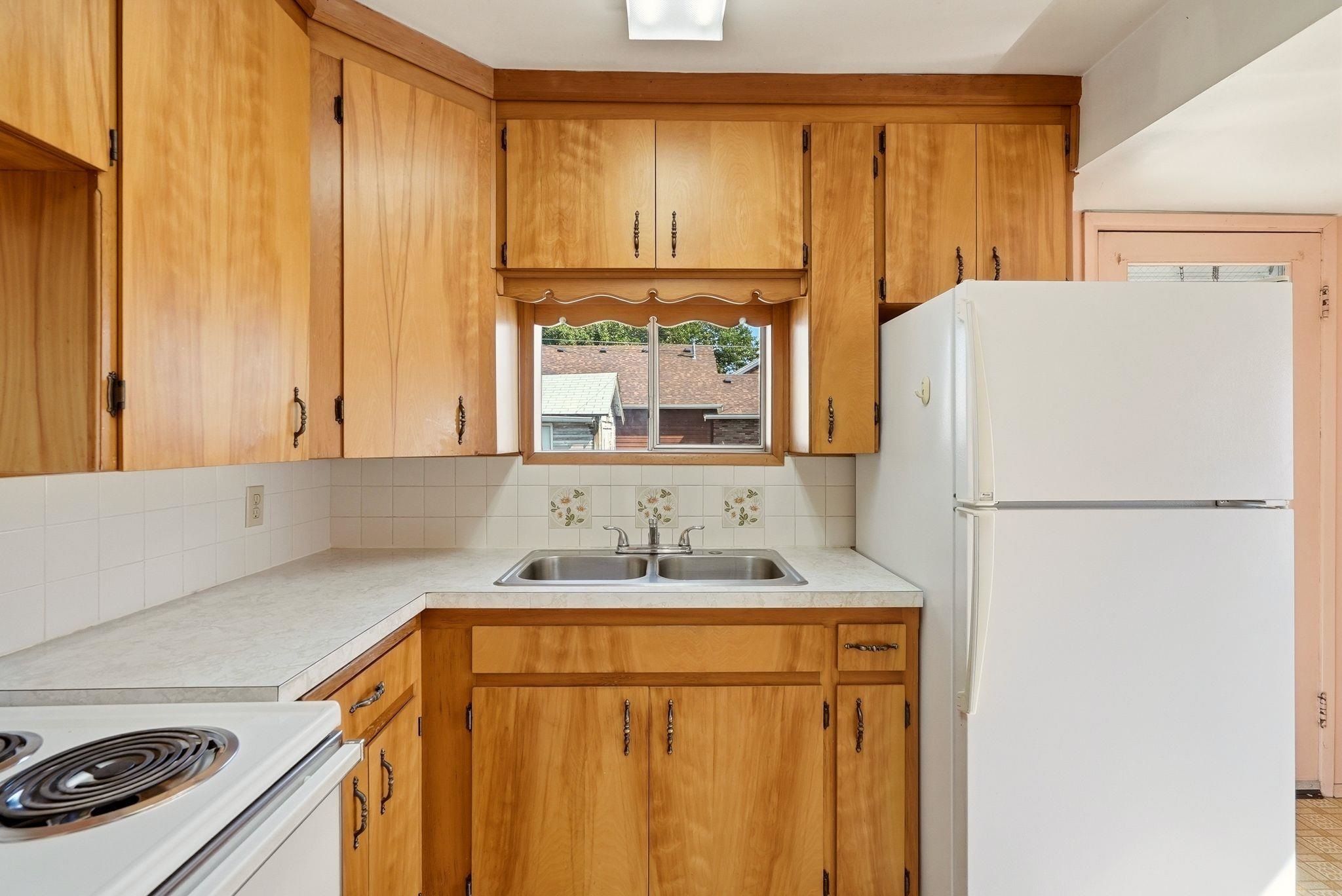 421 E Courtland Ave - Photo 9