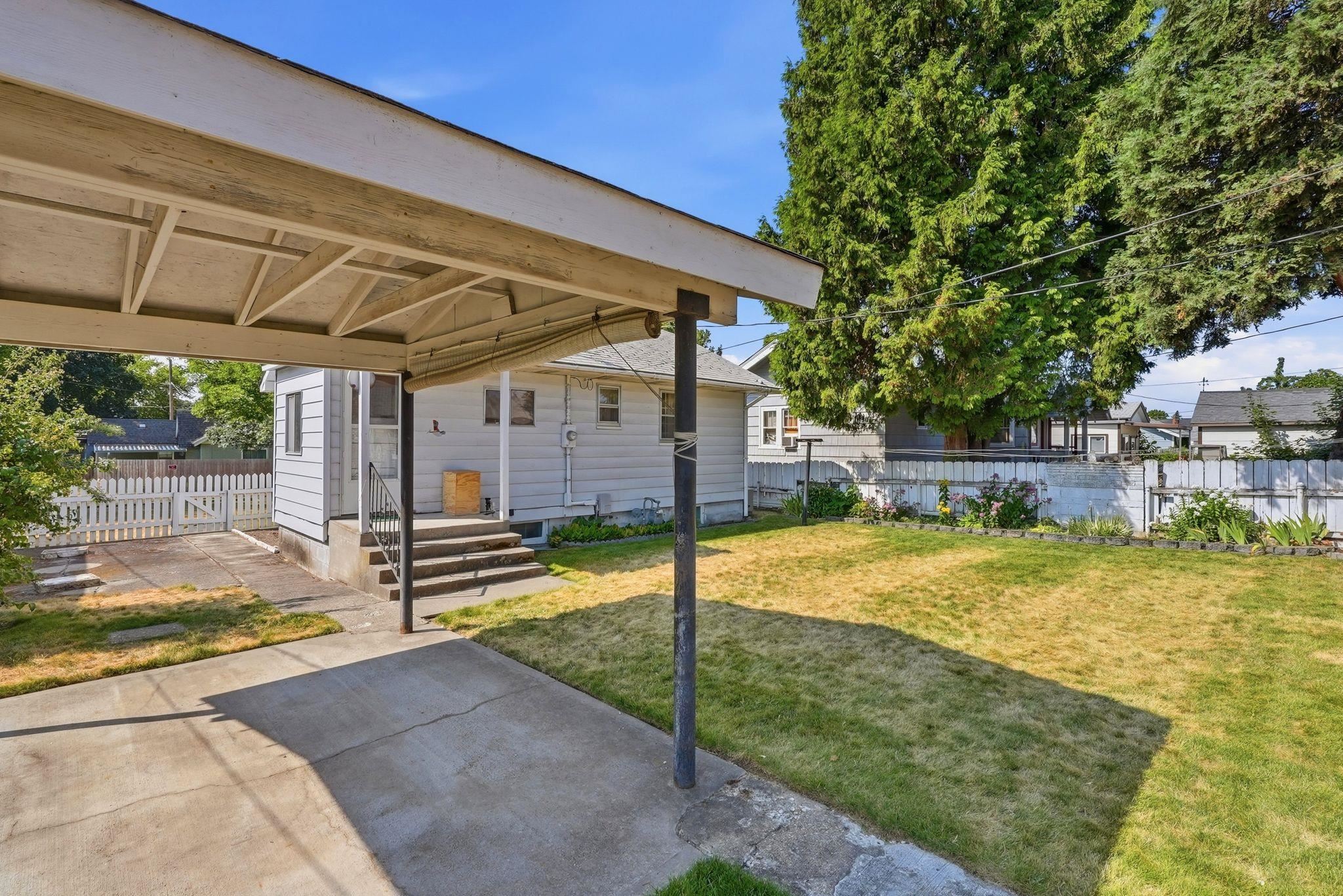 421 E Courtland Ave - Photo 21