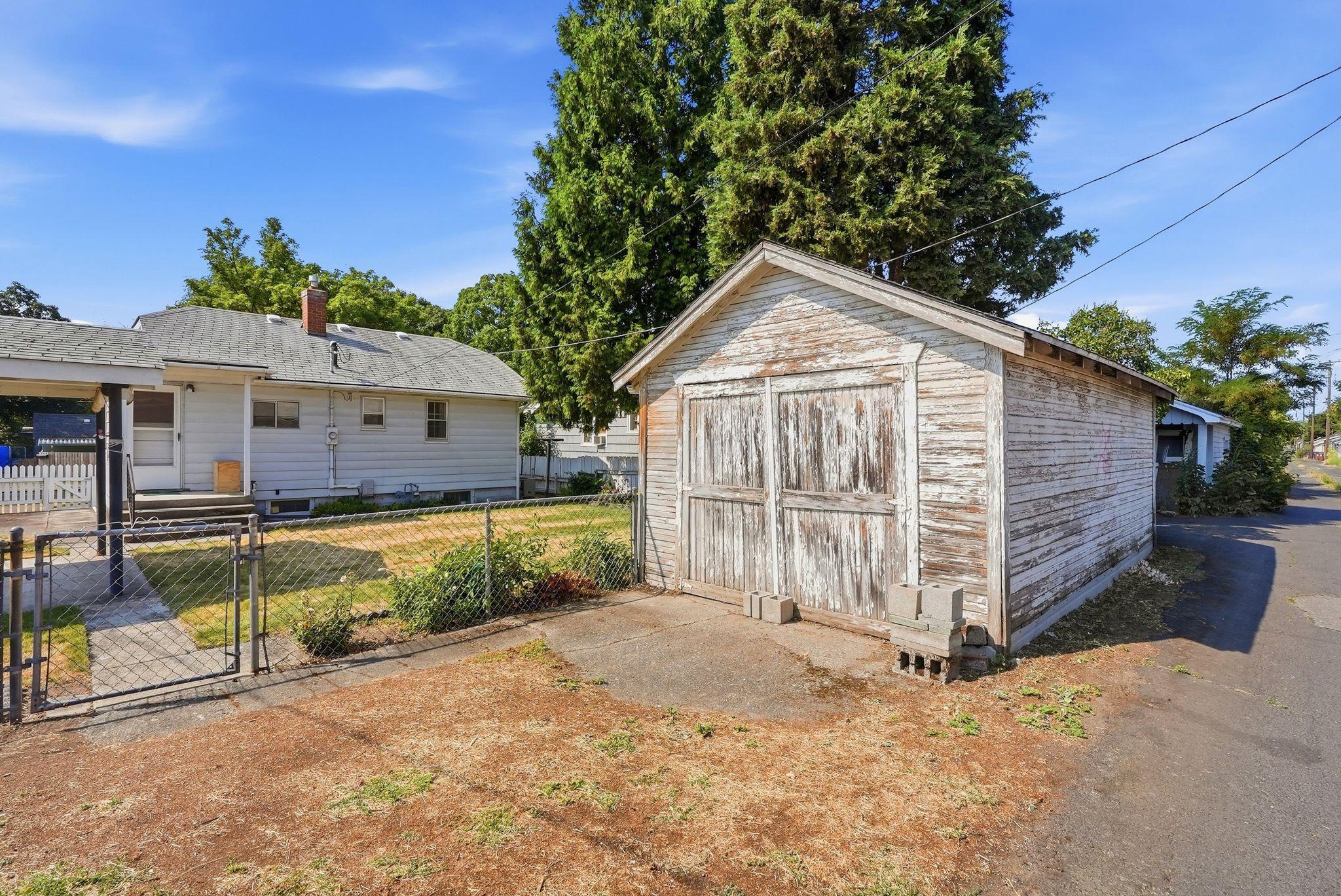 421 E Courtland Ave - Photo 24