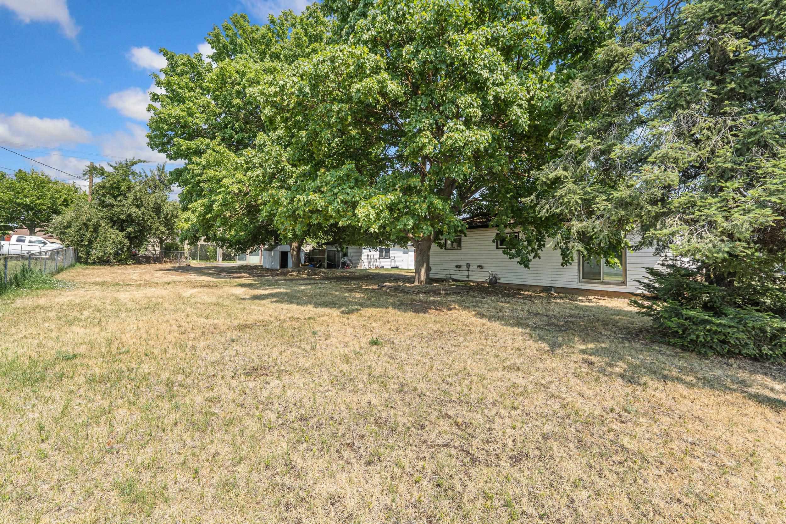 2423 E Empire Ave - Photo 7