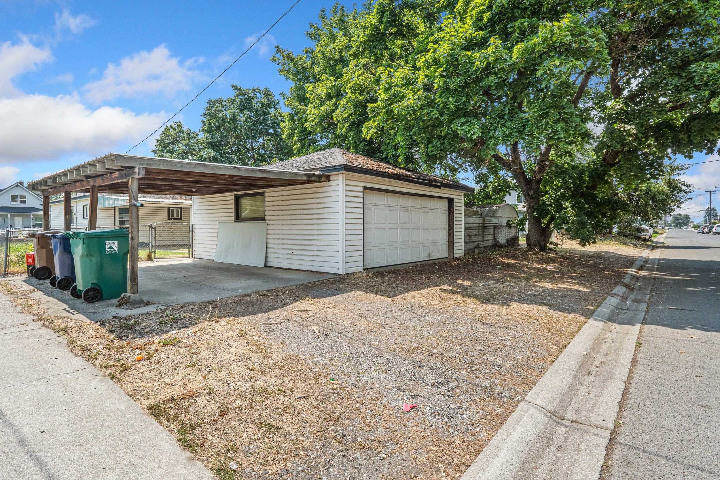 2423 E Empire Ave - Photo 30