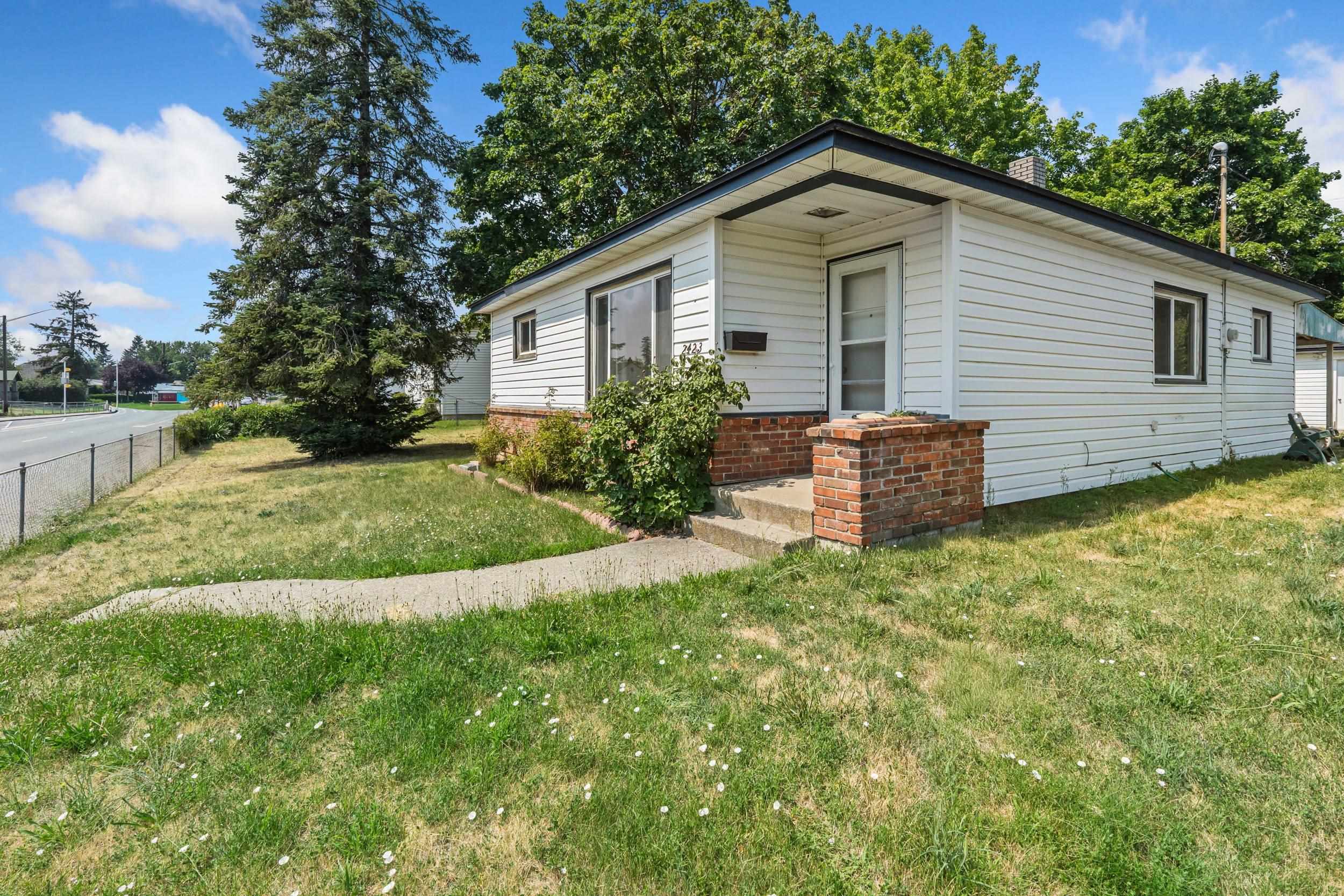 2423 E Empire Ave - Photo 33