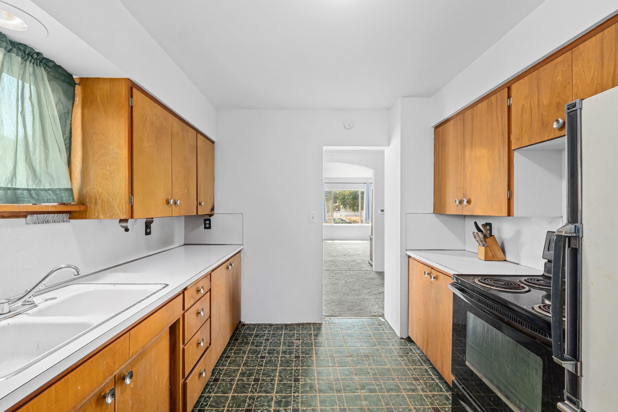 2423 E Empire Ave - Photo 9