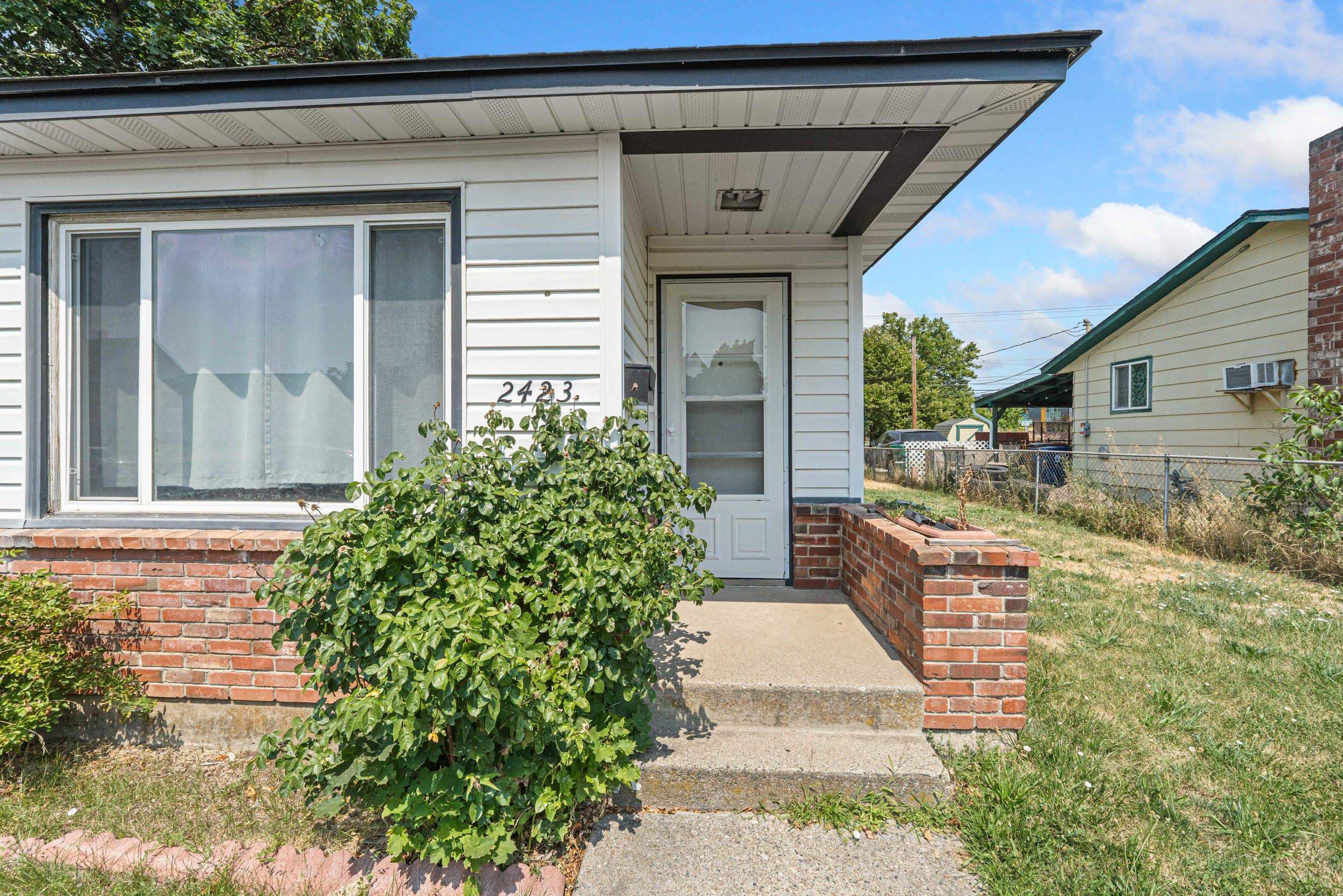 2423 E Empire Ave - Photo 3