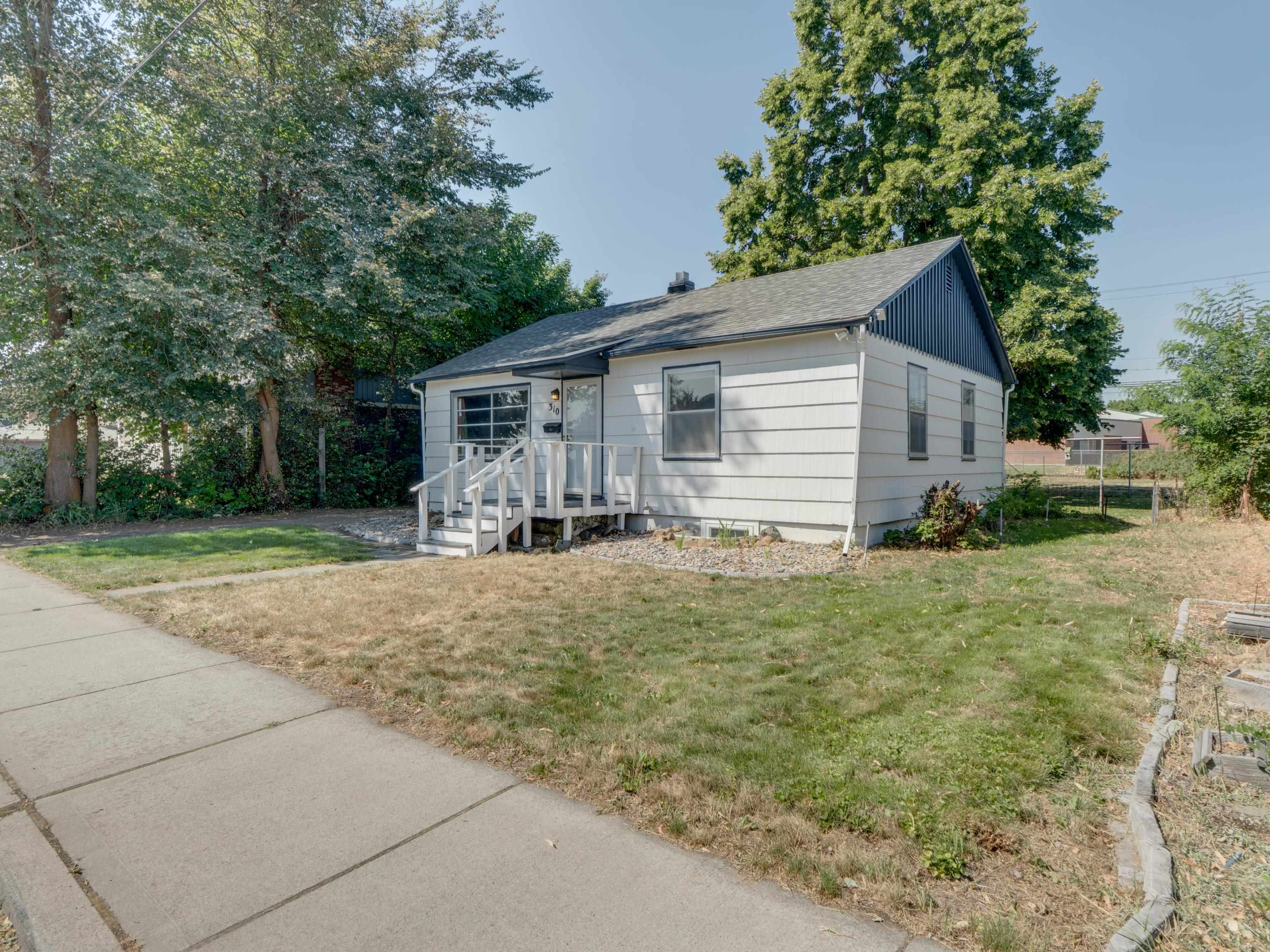 310 N 6th St - Photo 2